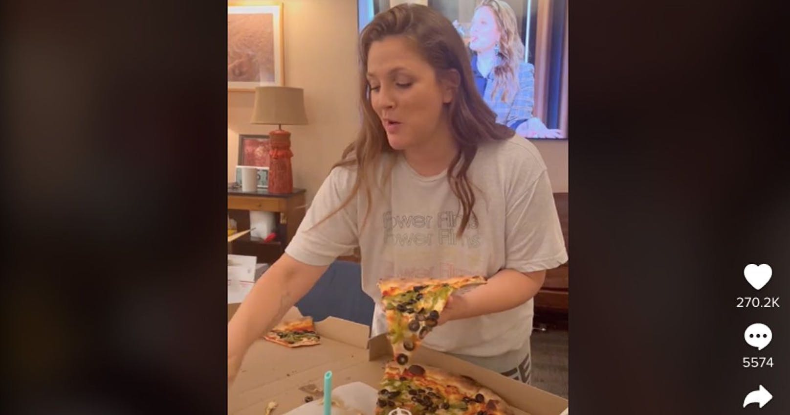 Die Hollywood-Schauspielerin Drew Berrymore versucht ein Low-Carb-Ersatz für Pizza vorzustellen.