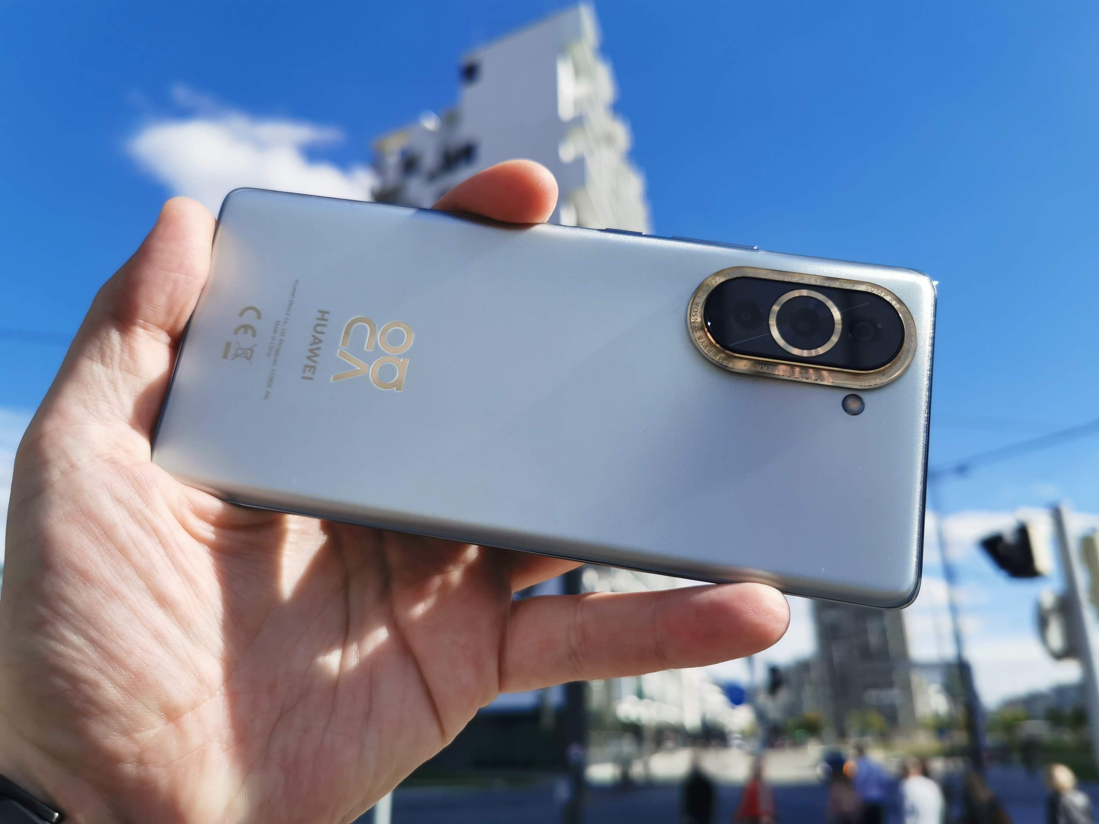 Sieht schick aus und überrascht mit Flaggschiff-Funktionen: das Huawei Nova 10.