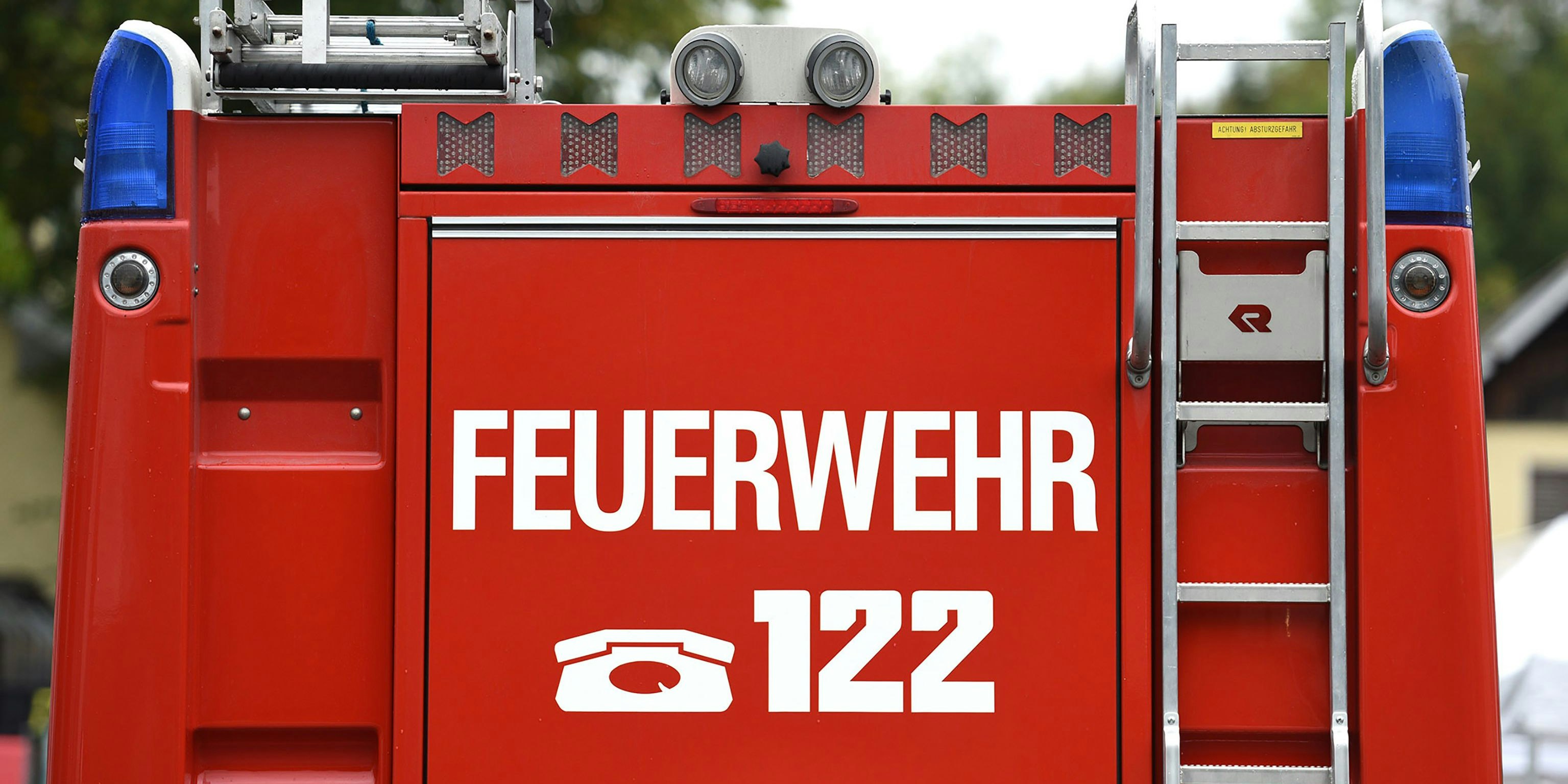 Der Feuerwehrnotruf war über 20 Minuten nicht erreichbar.