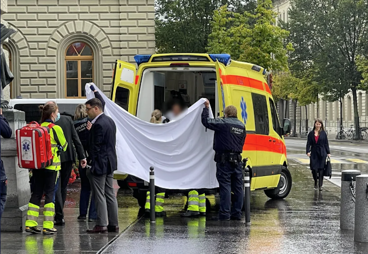 Heute.at - Schweizer Nationalrat bricht mitten in Sitzung zusammen