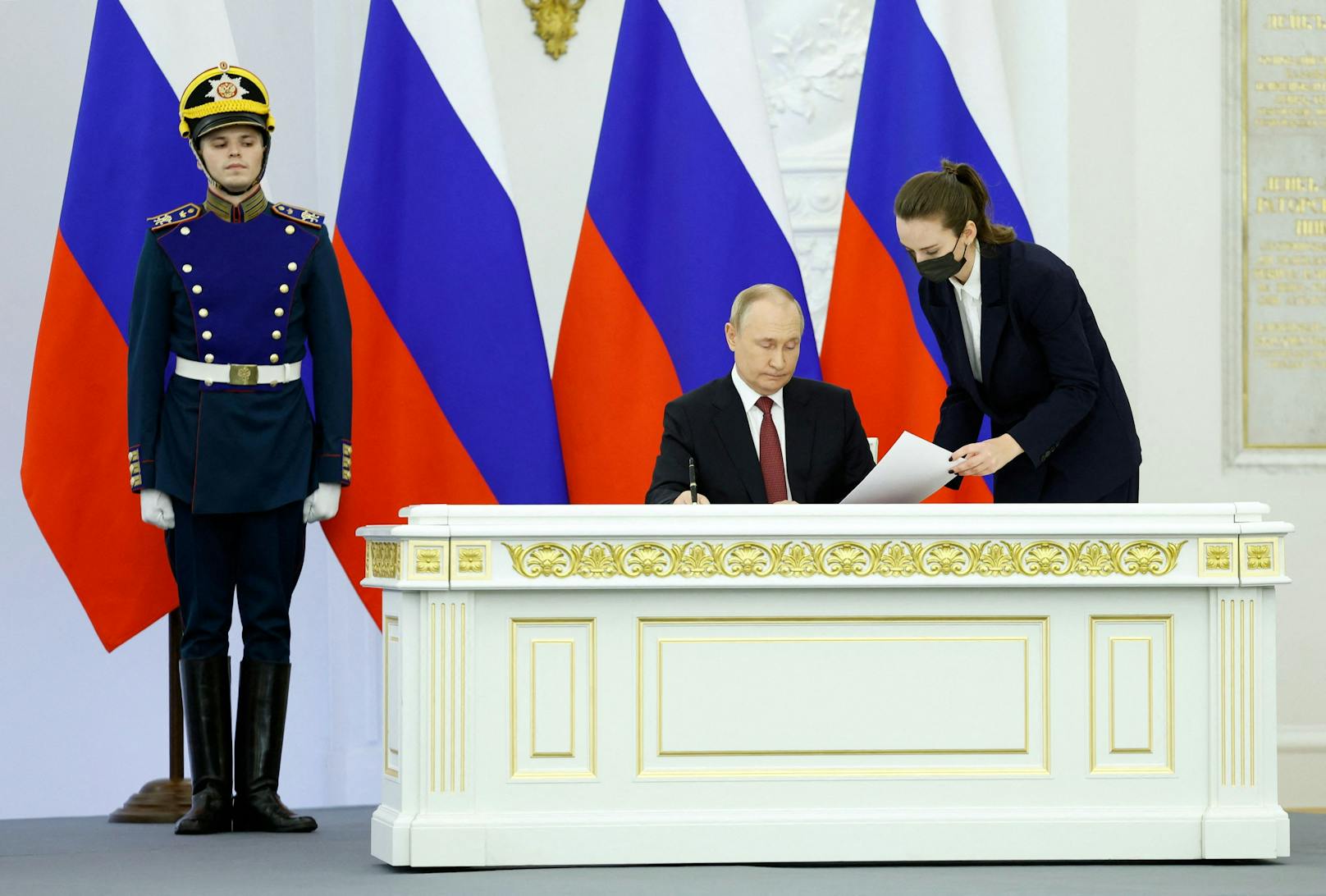 Der russische Präsident Wladimir Putin nimmt an einer Zeremonie zur Erklärung der Annexion der russisch kontrollierten Gebiete der vier ukrainischen Regionen Donezk, Luhansk, Cherson und Saporischschja teil.