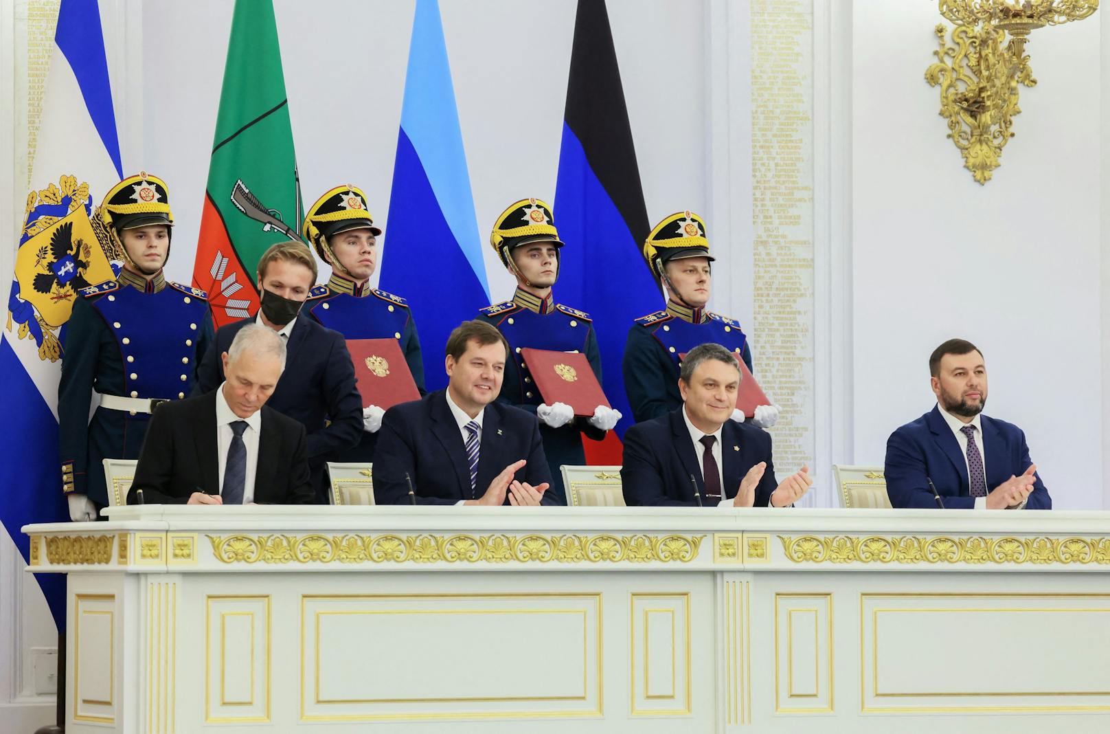 Denis Puschilin, Leonid Pasechnik, Wladimir Saldo und Jewgeni Balizkij, die von Russland eingesetzten Regierungschefs der ukrainischen Regionen Donezk, Luhansk, Cherson und Saporischschja.