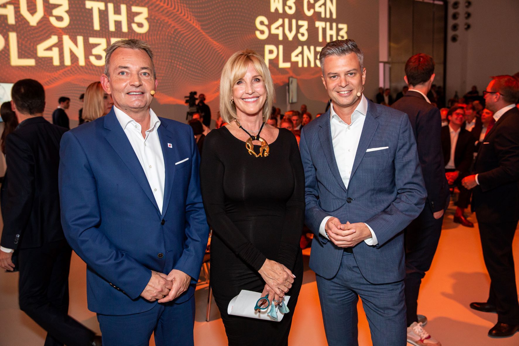 A1 CEO Marcus Grausam. Erin Brockovich, A1 Group CEO Thomas Arnoldner.
