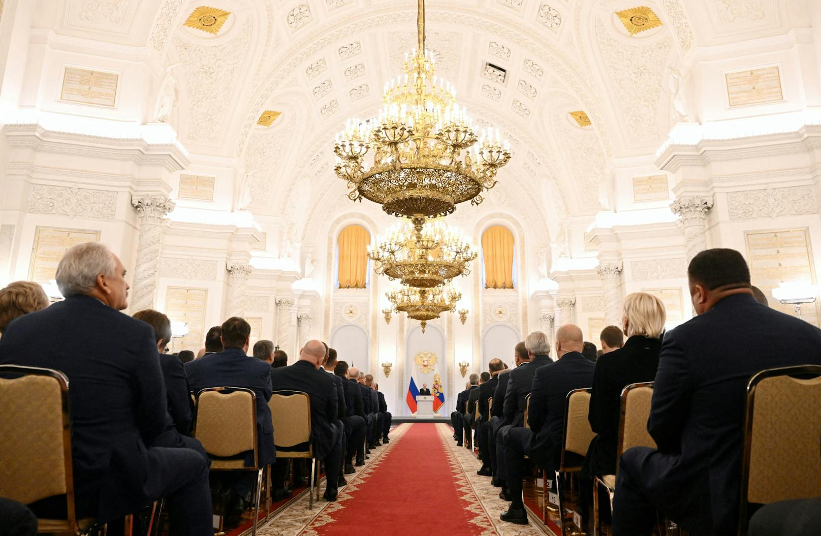 Die Zeremonie findet im Georgiewski-Saal des Großen Kremlpalastes in Moskau, Russland, statt.