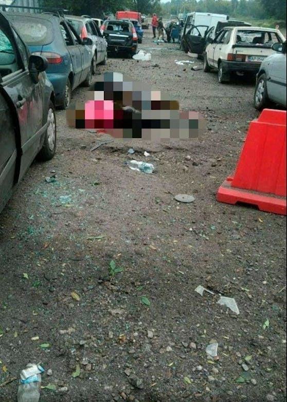 Ein Angriff auf eine zivile humanitäre Kolonne fordert 23 Tote und 34 Verletzte.