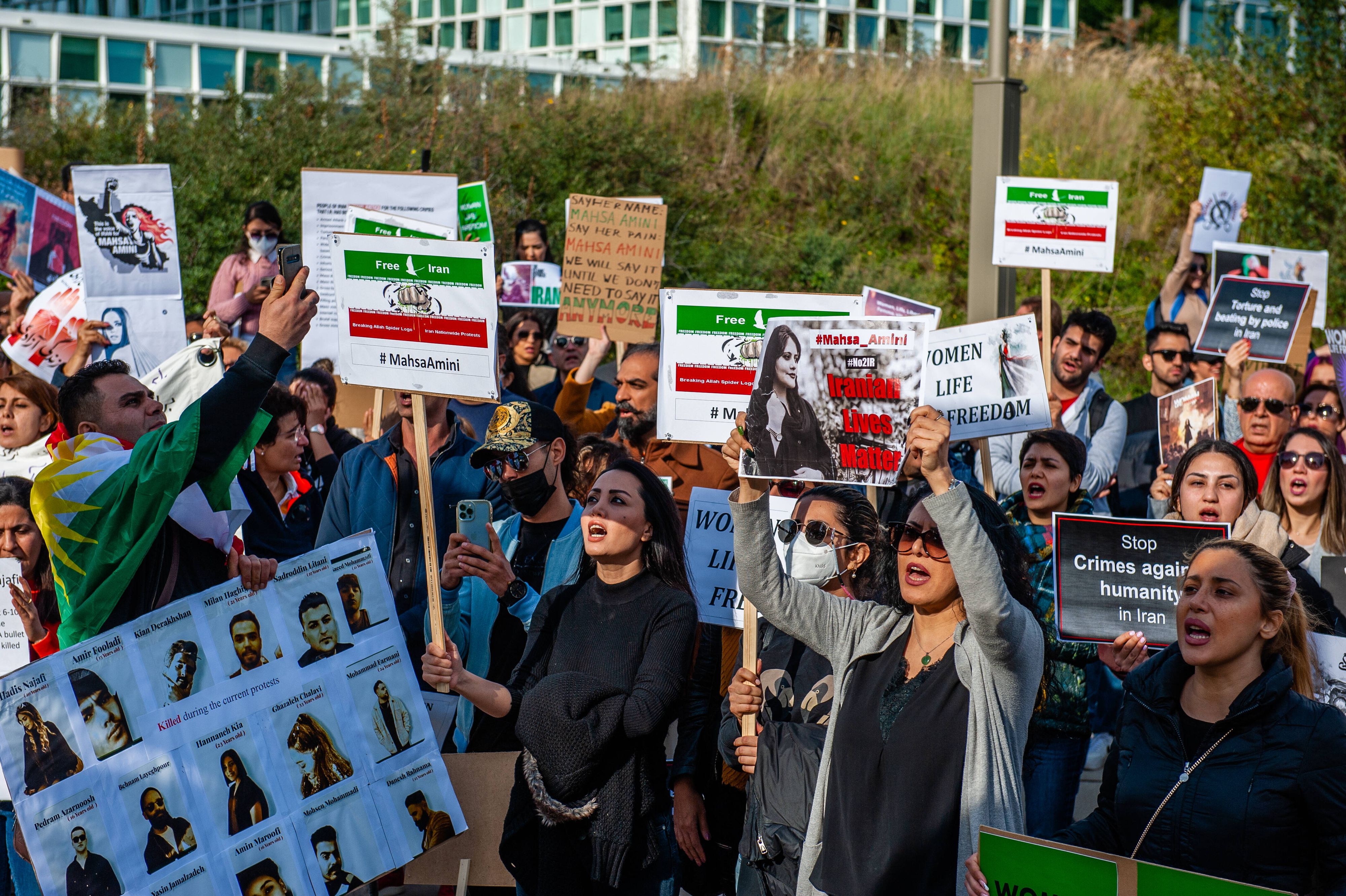 Nach dem brutalen Tod von Mahsa Amini gibt es im Iran heftige Proteste. 