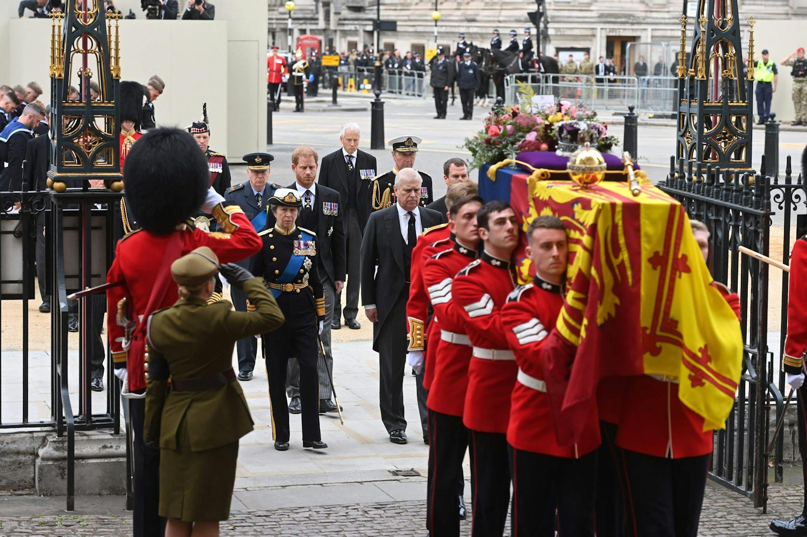 Bilder vom Begräbnis der Queen: Jetzt starb einer ihrer Sargbegleiter.