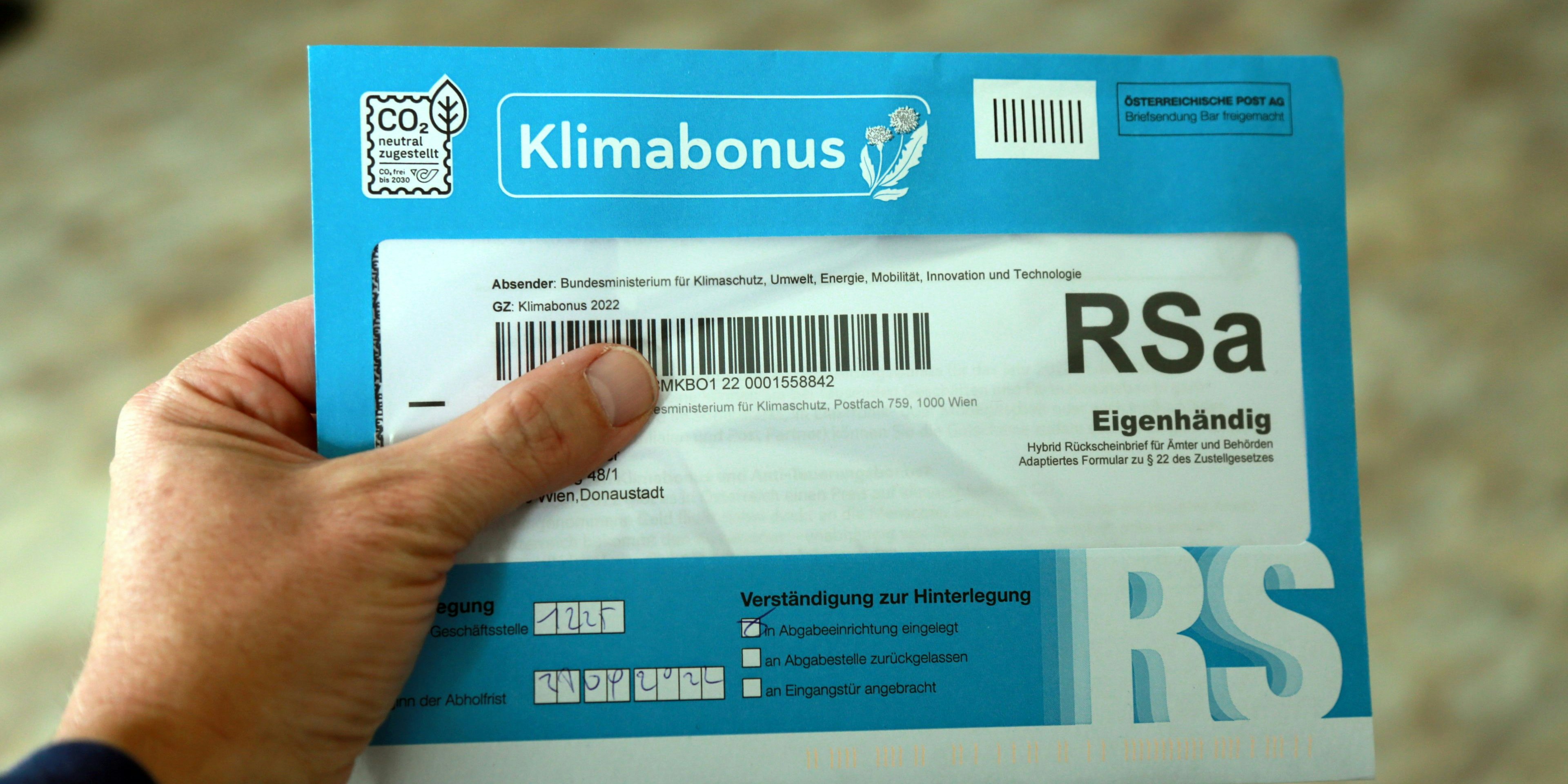 Sind dem Finanzamt die Kontodaten nicht bekannt, wird der Klimabonus in Form von Gutscheinen per RSa-Brief zugestellt.
