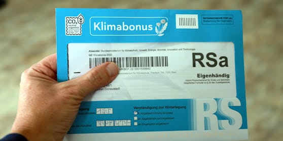 Sind dem Finanzamt die Kontodaten nicht bekannt, wird der Klimabonus in Form von Gutscheinen per RSa-Brief zugestellt.