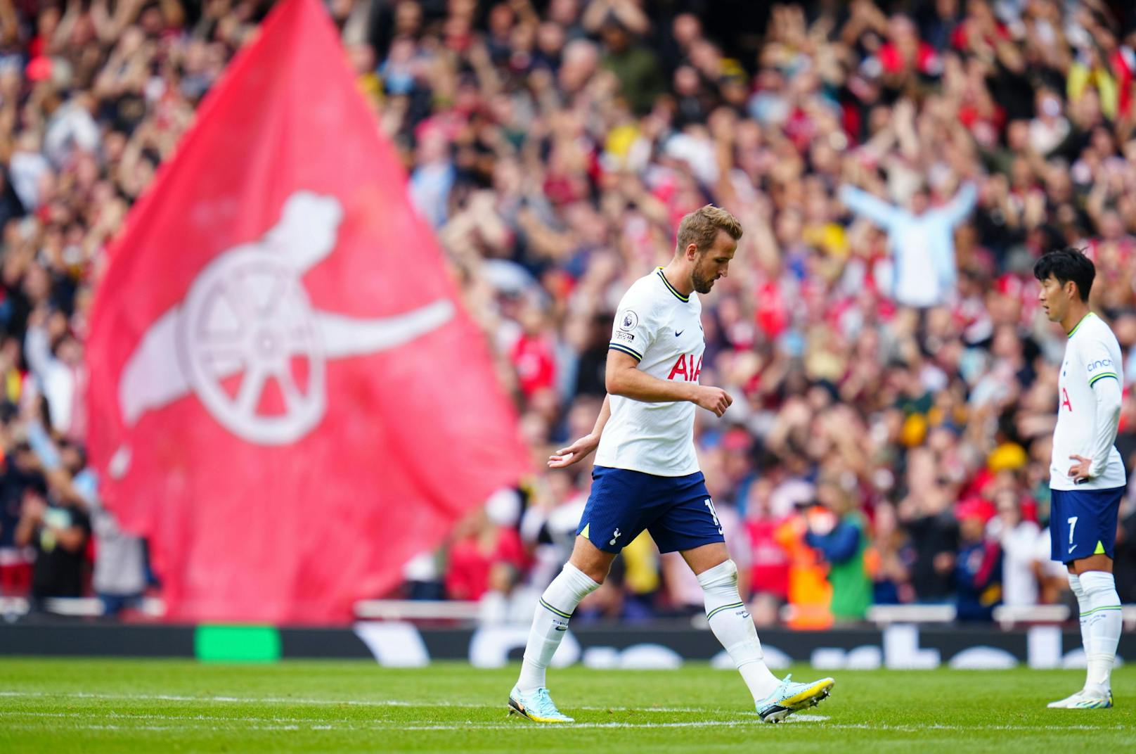 Harry Kane verliert mit Tottenham gegen Arsenal.