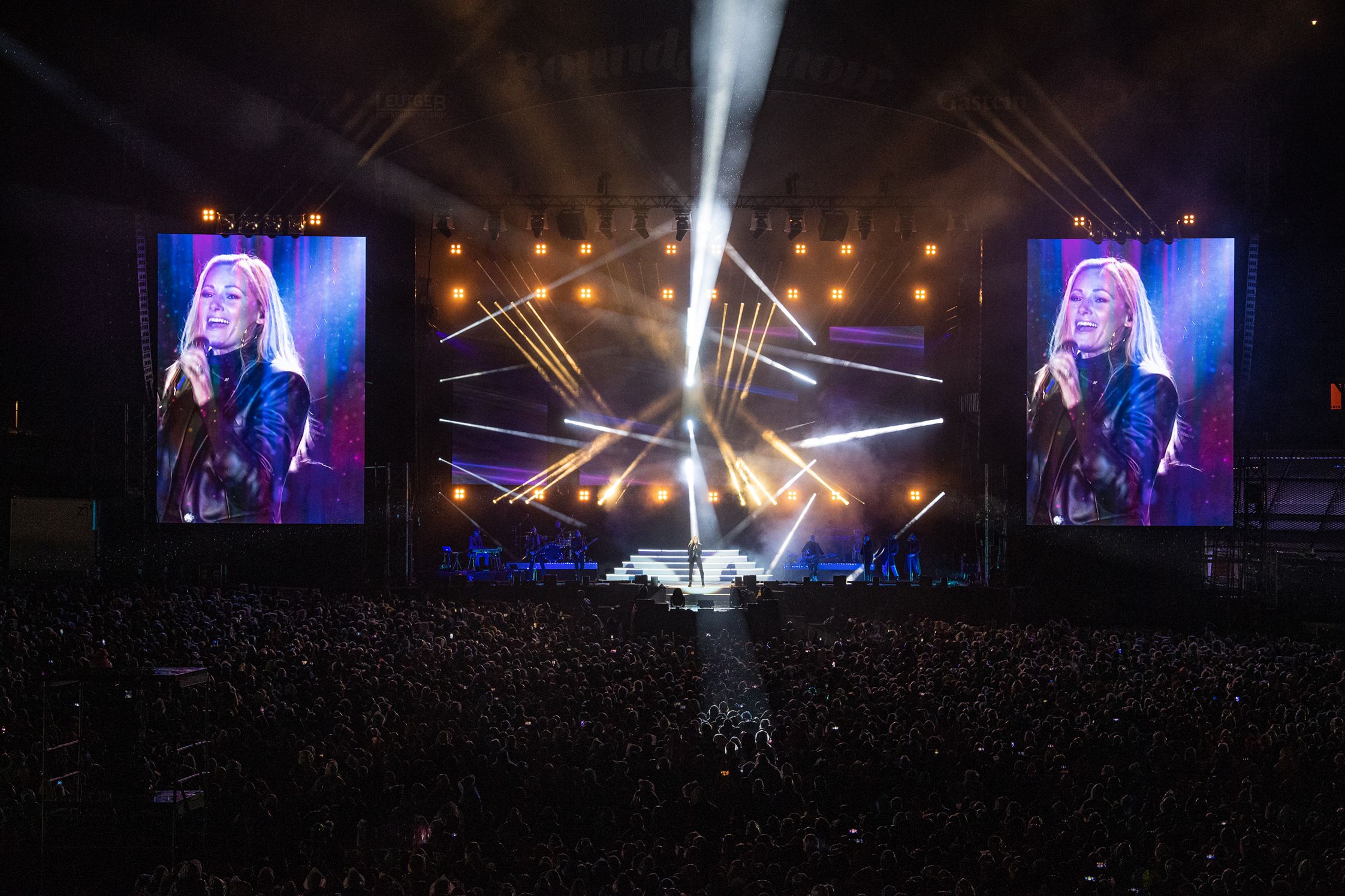 Die Schlagerqueen trat nach zweieinhalb Jahren Warten endlich auf.