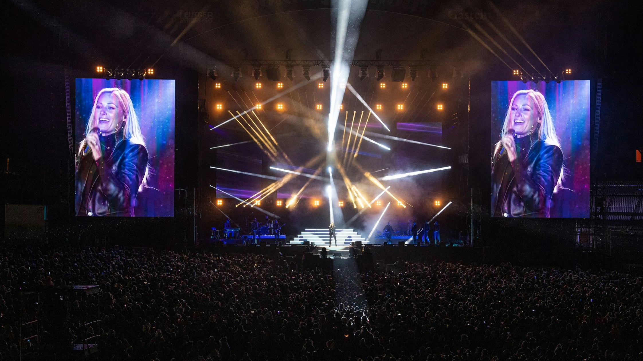 Die Schlagerqueen trat nach zweieinhalb Jahren Warten endlich auf.