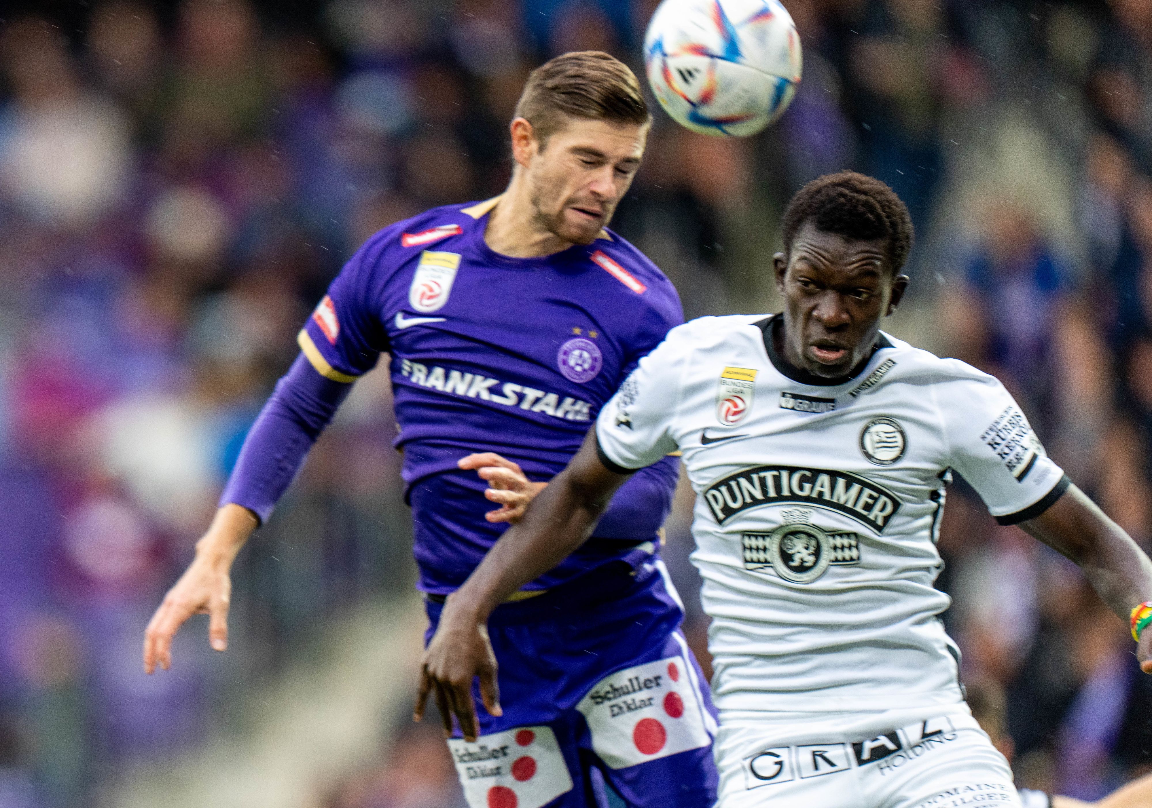 Die Austria im Duell mit Sturm