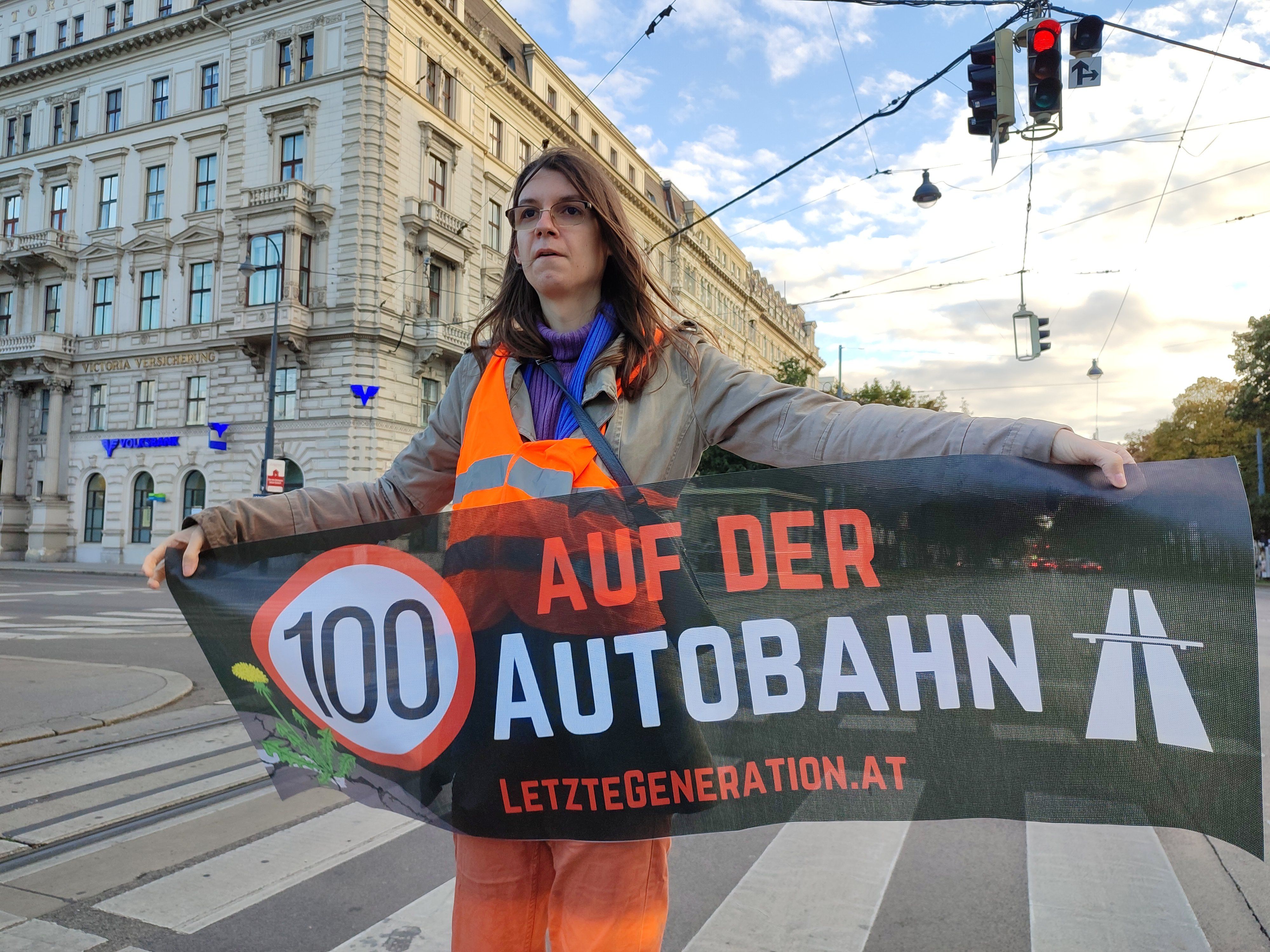 Die Aktivisten haben die Ringstraße beim Schottenring blockiert.