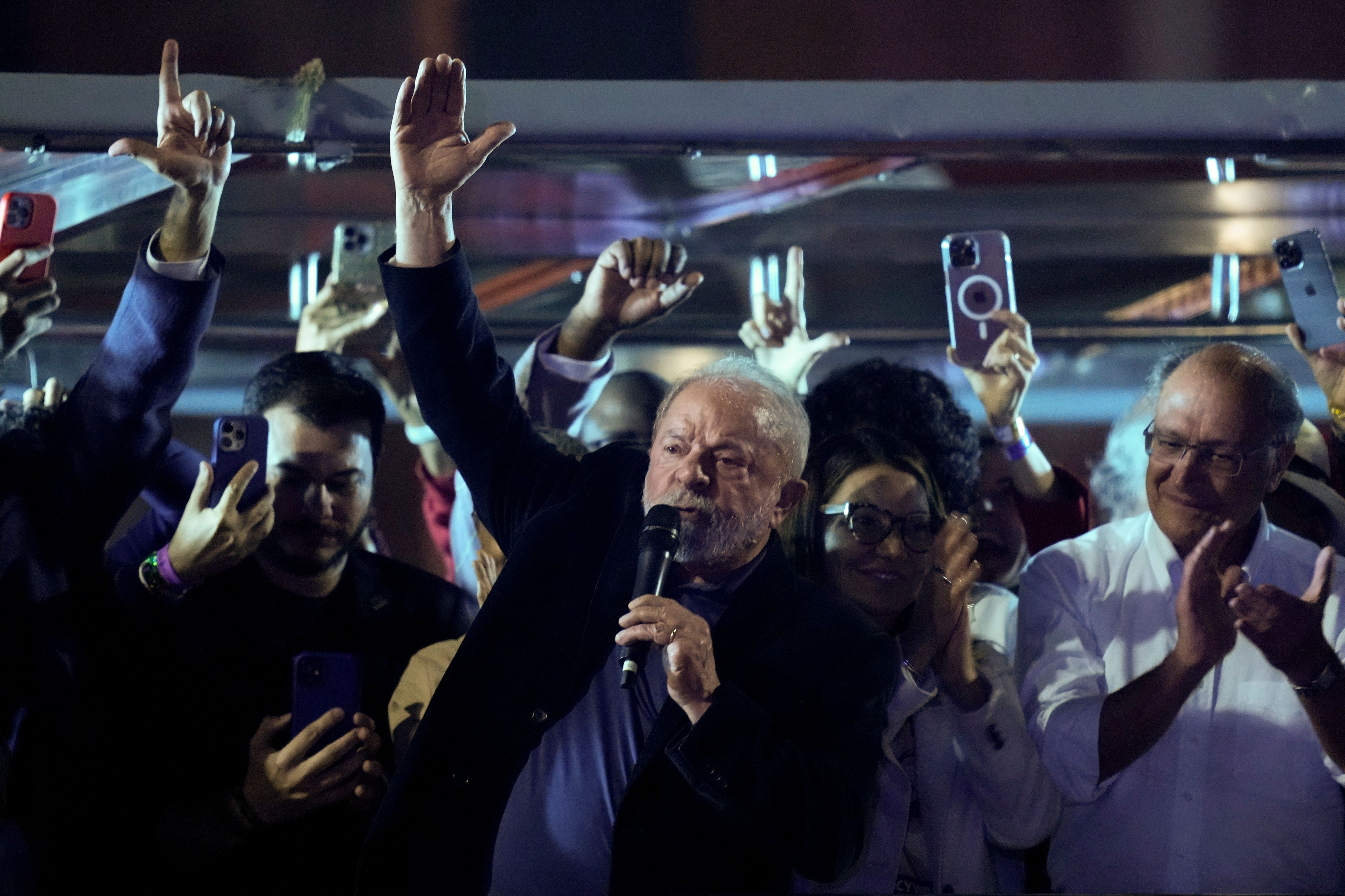Lula gewinnt erste Runde – Stichwahl am 30. Oktober