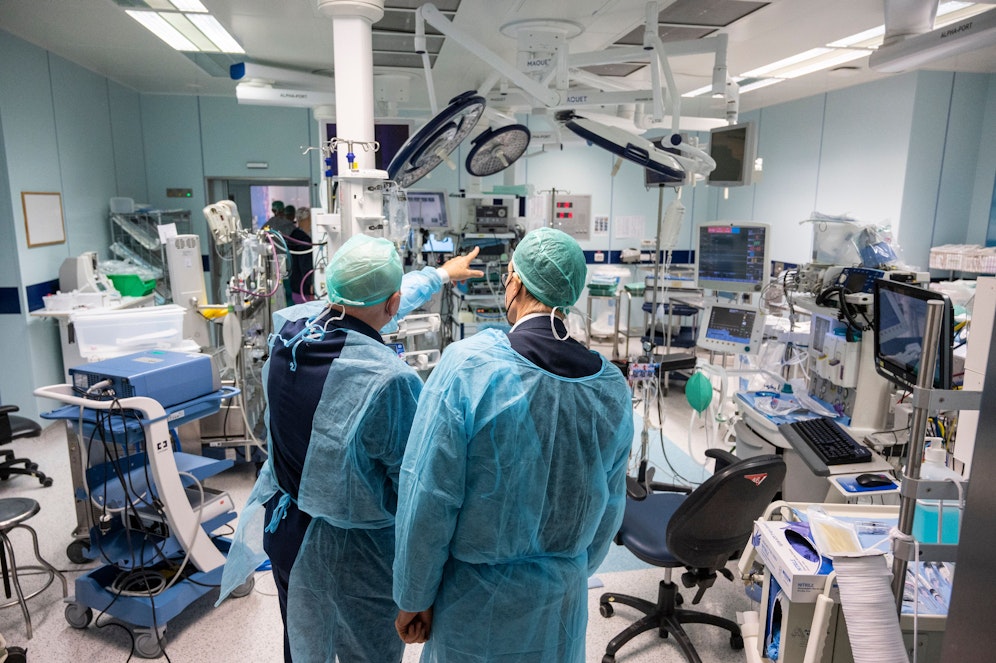 In den Spitälern müssen aktuell 1.626 Patienten behandelt werden.