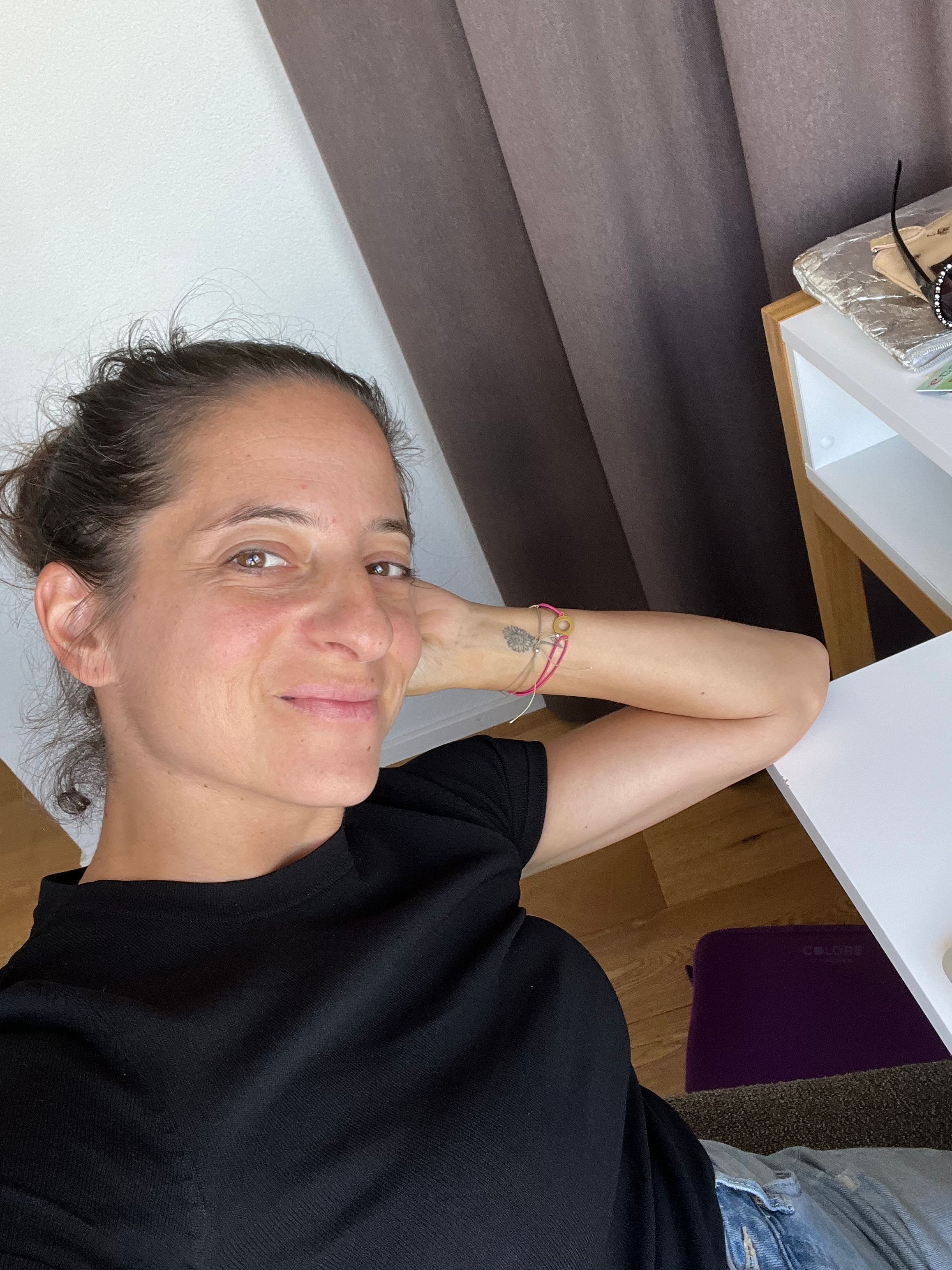 Natürlich schön: Caroline Athanasiadis feiert auf Instagram ohne Filter und Schminke ihren Jahrestag.