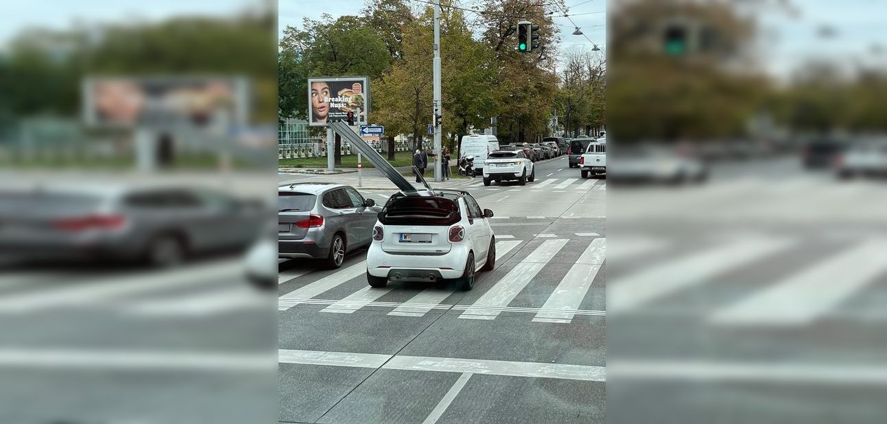 Dieser Smart wurde zum Transporter umfunktioniert.