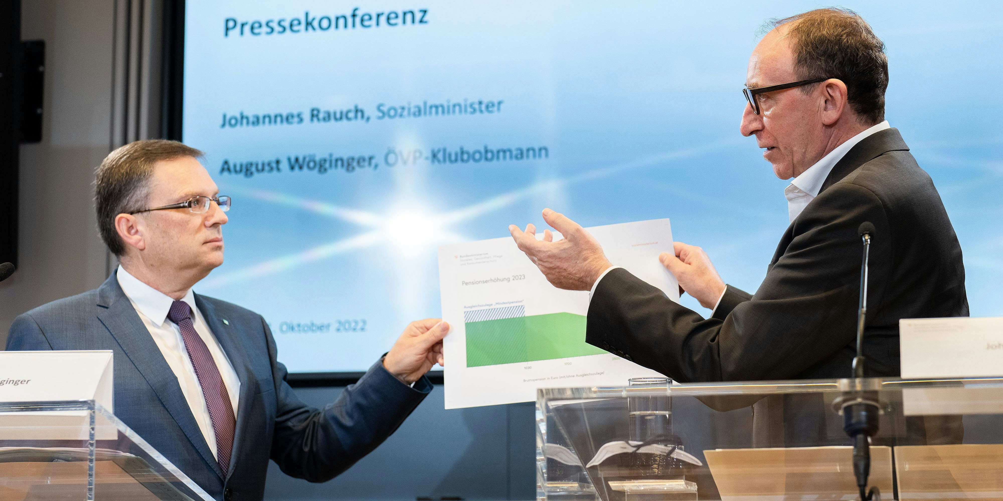 Rauch (rechts) und Wöginger bei der Präsentation.