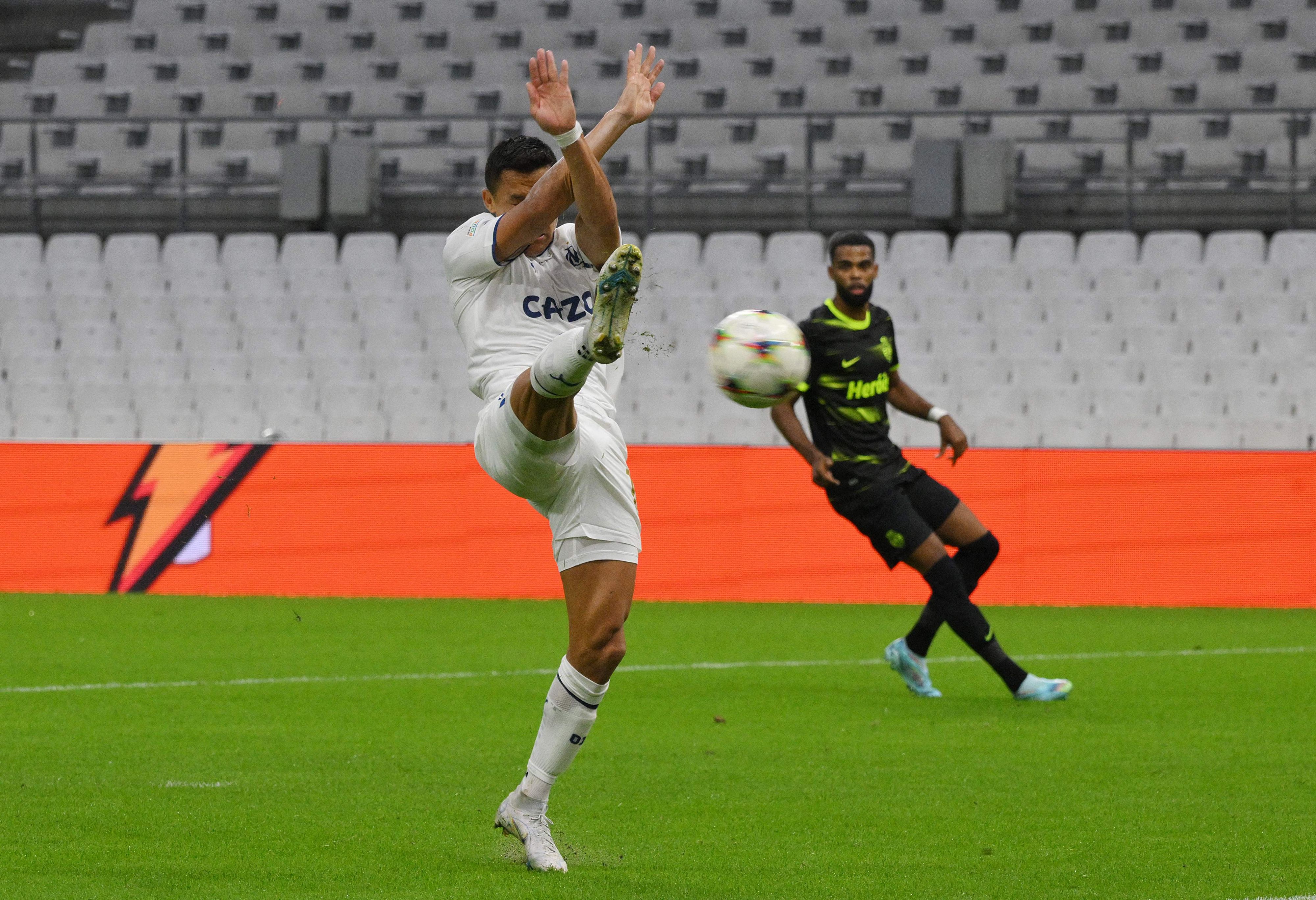 Alexis Sanchez erzielt ein kurioses Slapstick-Tor. 