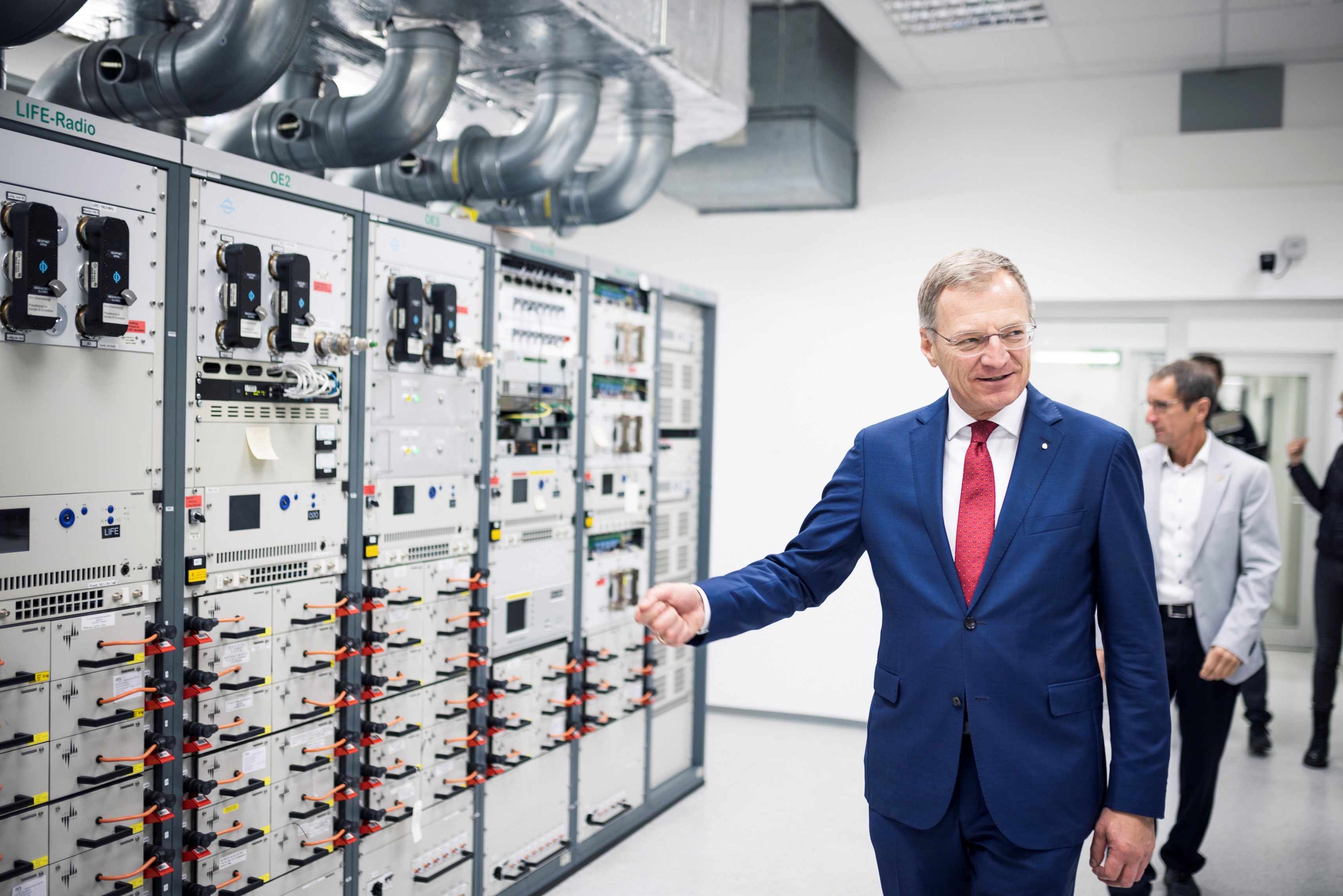 Landeshauptmann Thomas Stelzer und der Zivilschutzverband Oberösterreich besuchten am Dienstag, 4. Oktober 2022 den Sender Lichtenberg LINZ 1 auf der Gis.