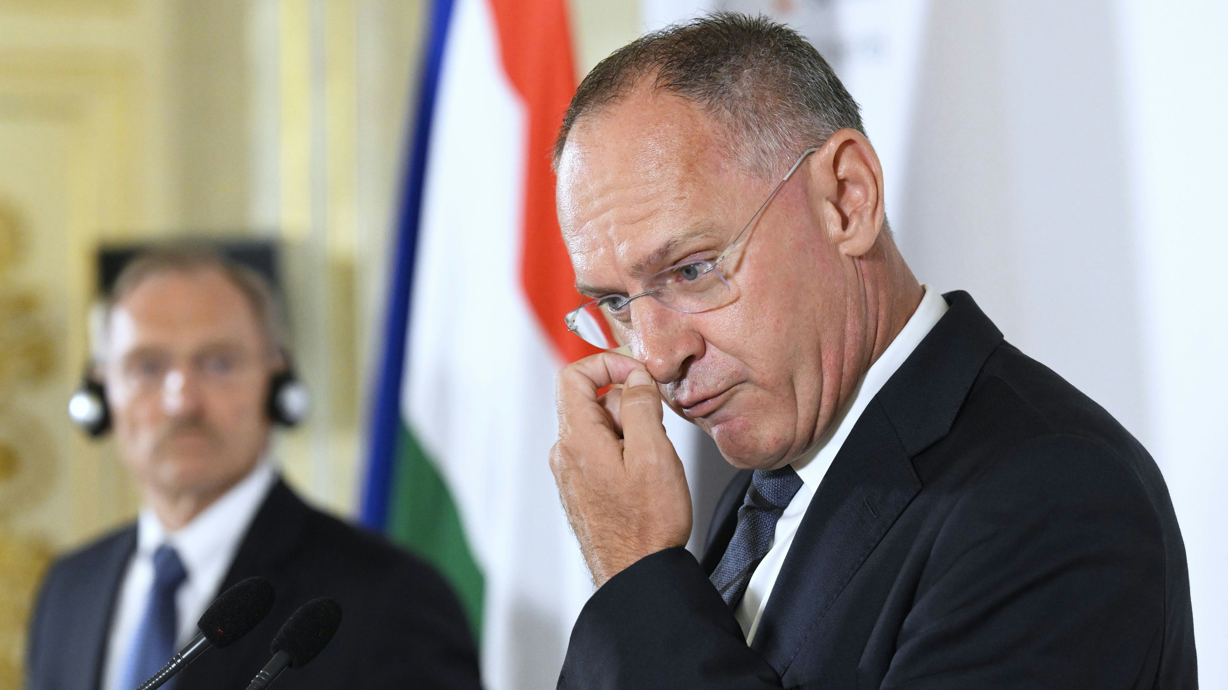 Download von www.picturedesk.com am 04.10.2022 (18:02).  ABD0024_20220905 - WIEN - ÖSTERREICH: Innenminister Gerhard Karner (R.) und sein ungarischer Amtskollege Sandor Pinter während einer Pressekonferenz nach einen Arbeitsgespräch am Montag, 5. September 2022, in Wien. - FOTO: APA/ROBERT JAEGER - 20220905_PD2765 - Rechteinfo: Rights Managed (RM)