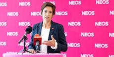 NEOS-Chefin: "ÖVP sorgt sich nur um die eigene Macht"