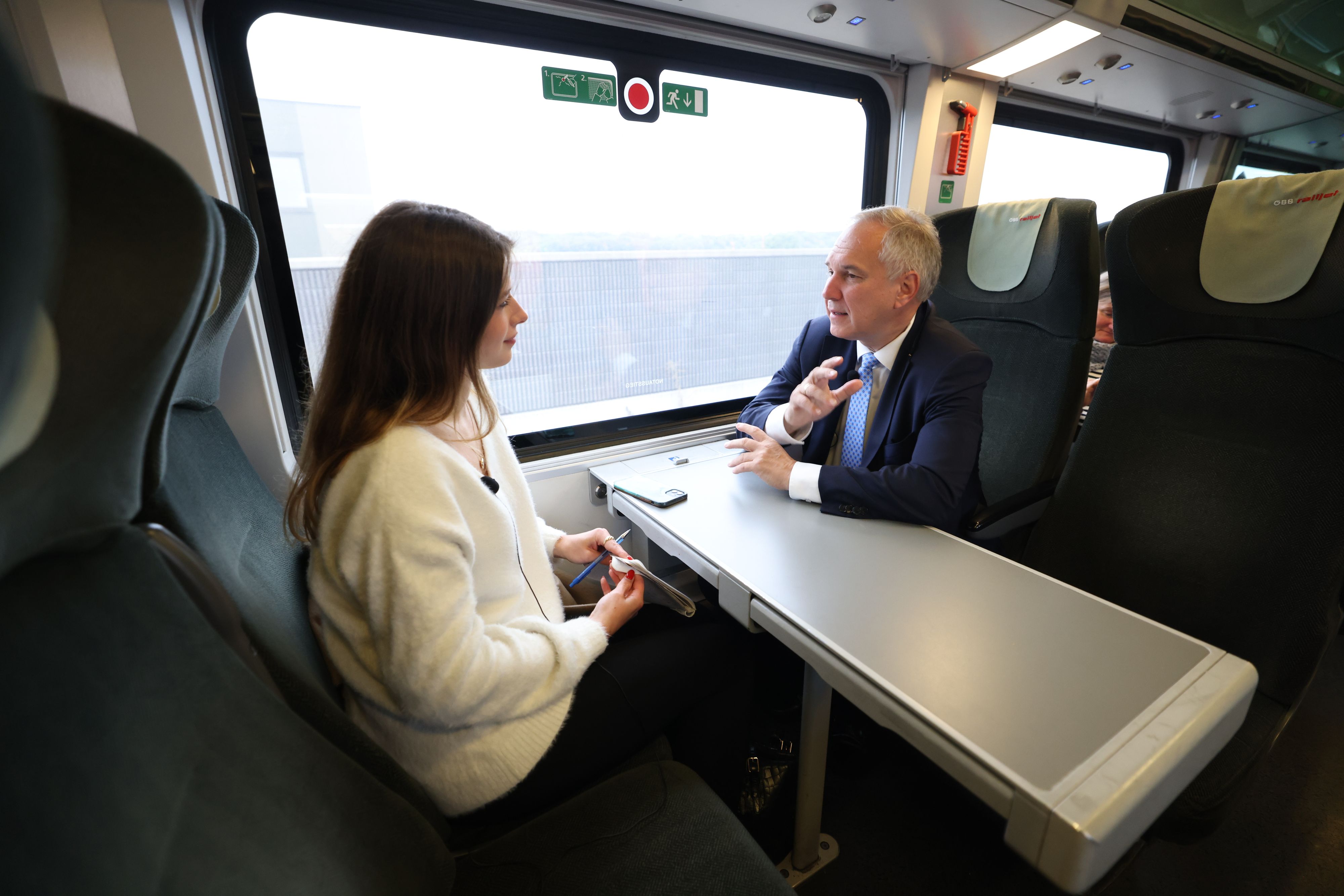 Als Bundespräsident würde Rosenkranz alle Gespräche mit Ministern öffentlich machen.