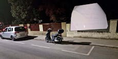 "Du Pfosten!" – Wiener pickt Wut-Brief auf Moped