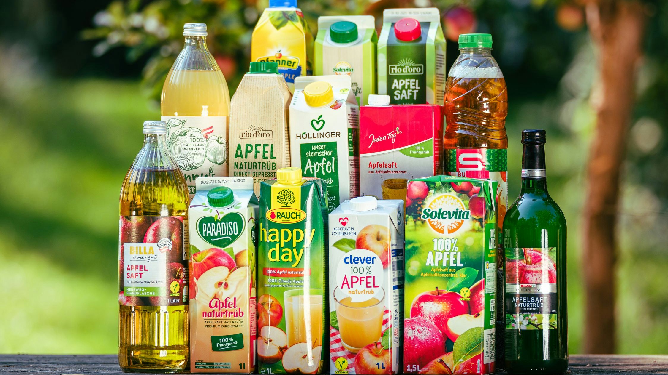 Rund 90 Prozent der konventionellen Apfelsäfte sind mit Pestiziden belastet.