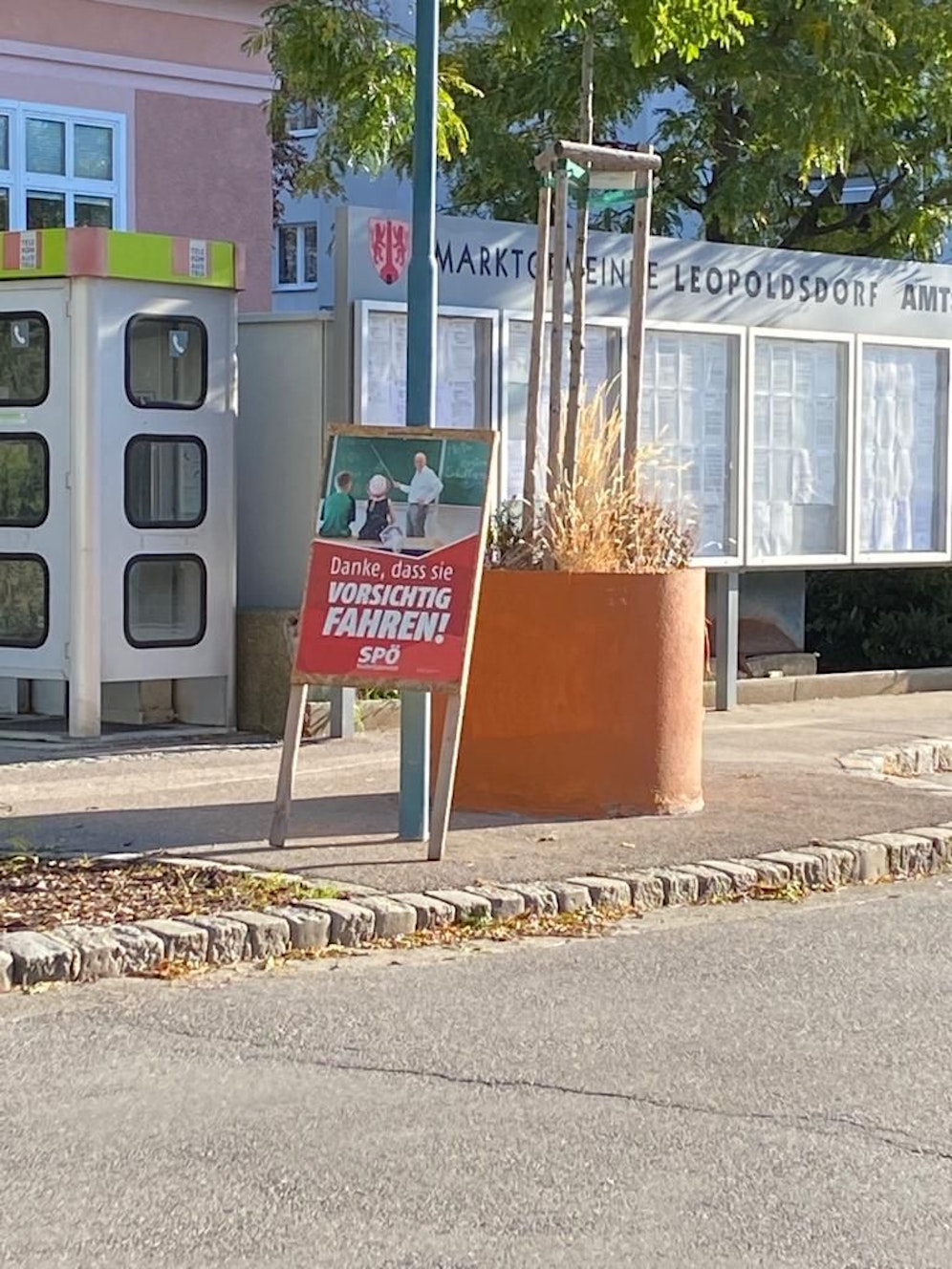 Das Plakat in Leopoldsdorf