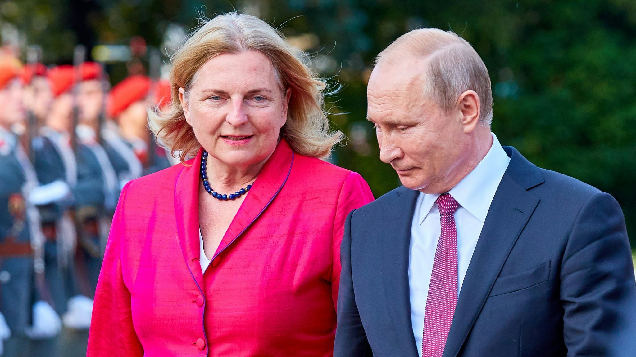 Karin Kneissl gilt als große Putin-Anhängerin.