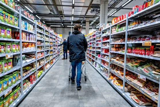 Laut Experten werden in Supermärkten mittlerweile sogar Produkte beschädigt.