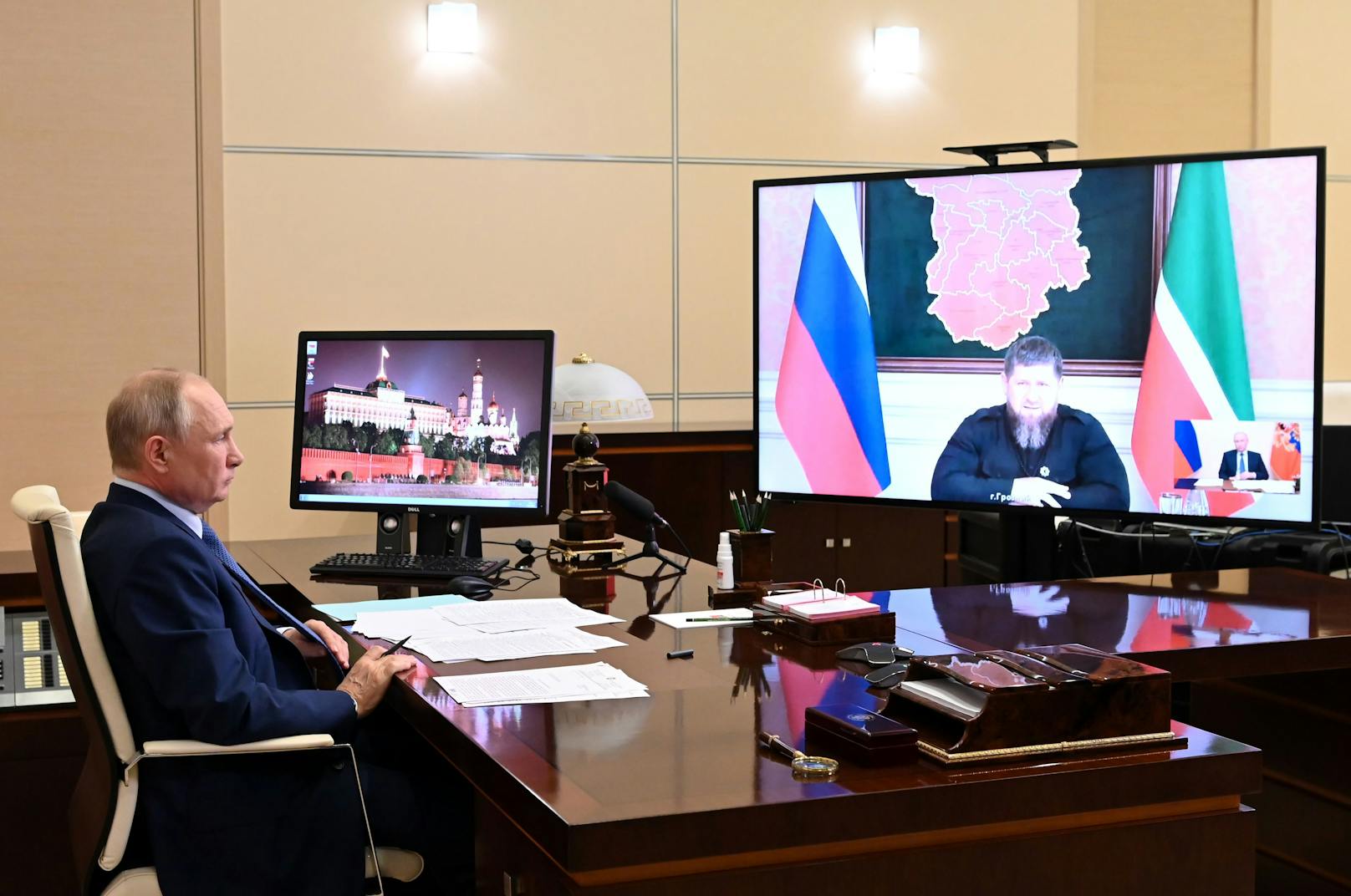 Putin - hier mit Kadyrow via Videokonferenz.(Archivfoto)