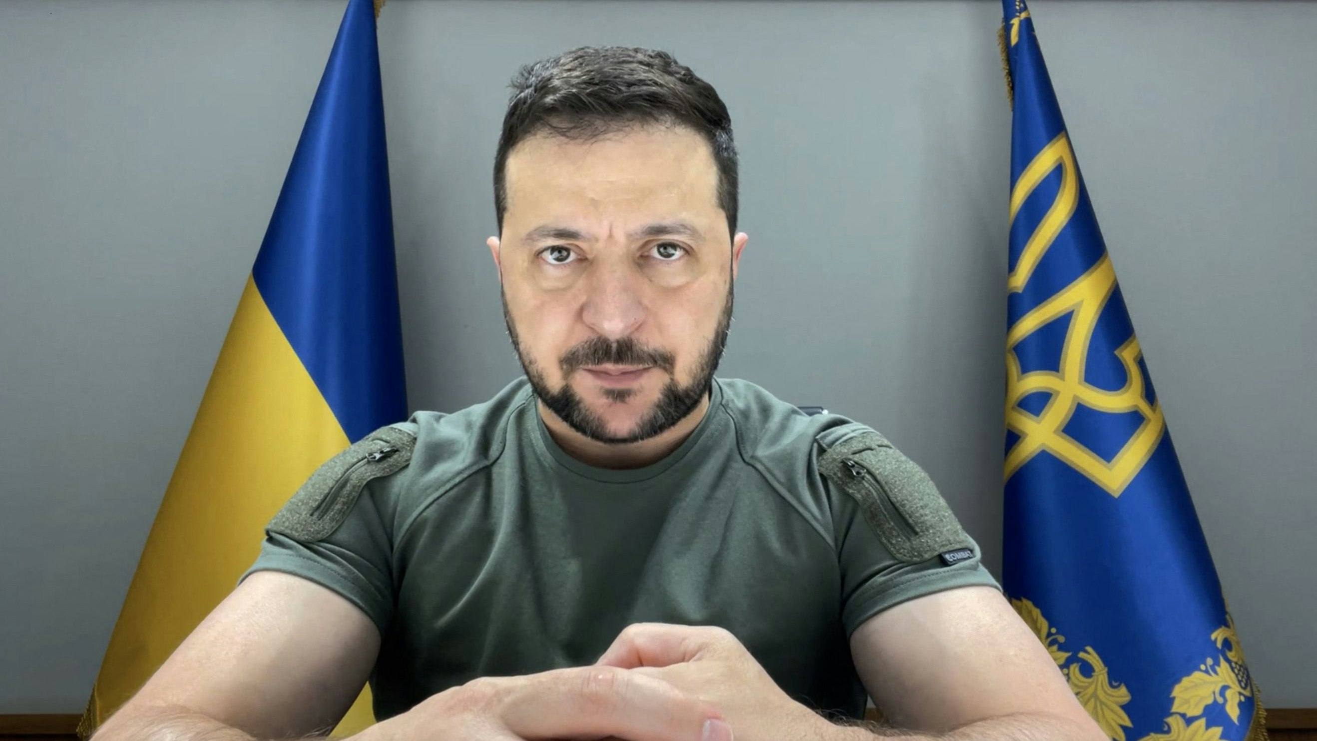 Download von www.picturedesk.com am 06.10.2022 (10:36).  *** SERVICEBILD *** TOPSHOT - This handout picture taken and released by the Ukrainian Presidential press-service on September 21, 2022 shows the President Volodymyr Zelensky speaking during his TV address in Kyiv. (Photo by Ukrainian presidential press-service / AFP) / RESTRICTED TO EDITORIAL USE - MANDATORY CREDIT "AFP PHOTO / Ukrainian Presidential press-service - NO MARKETING NO ADVERTISING CAMPAIGNS - DISTRIBUTED AS A SERVICE TO CLIENTS - 20220921_PD5624 - Rechteinfo: Servicebild (SB) Bei diesem Bild ist PictureDesk ausschließlich technischer Dienstleister und stellt eine technische Bearbeitungsgebühr in Rechnung. PictureDesk ist weder Urheber noch Rechteinhaber. Die Nutzung liegt in alleiniger Verantwortung des Kunden. Nur für redaktionelle Nutzung! Werbliche Nutzung erfordert Freigabe: bitte schicken Sie uns eine Anfrage.