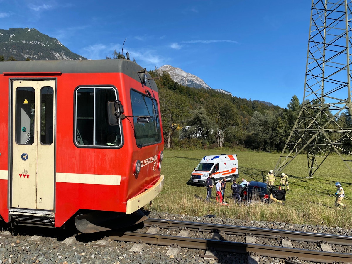 Kollision Zillertalbahn Auto Schwaz