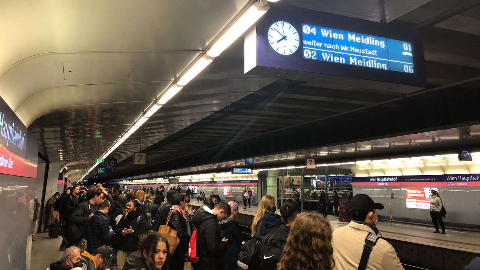 Das S-Bahn-Chaos in Wien am Donnerstag könnte noch den Frühverkehr am Freitag beeinträchtigen