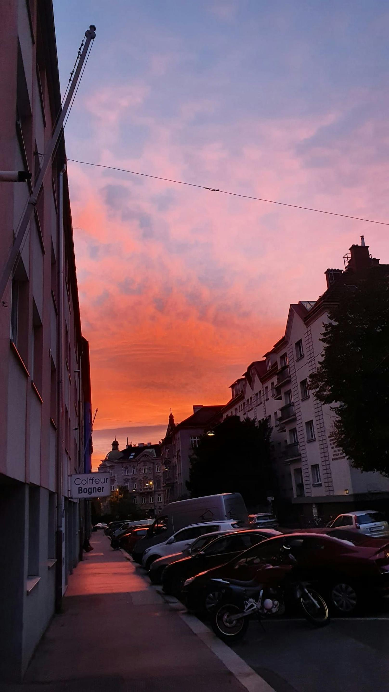 Aus rosa wurde innerhalb von Sekunden ein knalliges Orange.