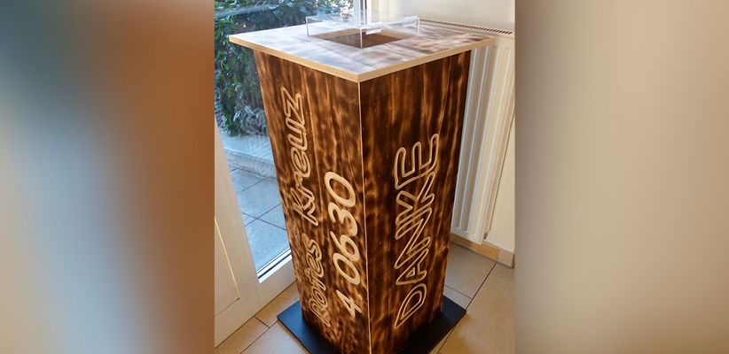 Bargeld in dreistelliger Höhe wurde aus dieser Spendenbox beim Roten Kreuz in Neuhofen an der Krems gestohlen.