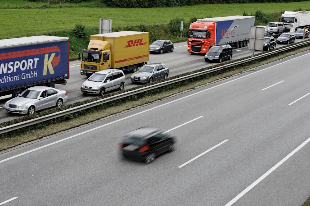 Eine 17-Jährige trat das Gaspedal durch – das kommt nun auch ihre Mutter teuer zu stehen.