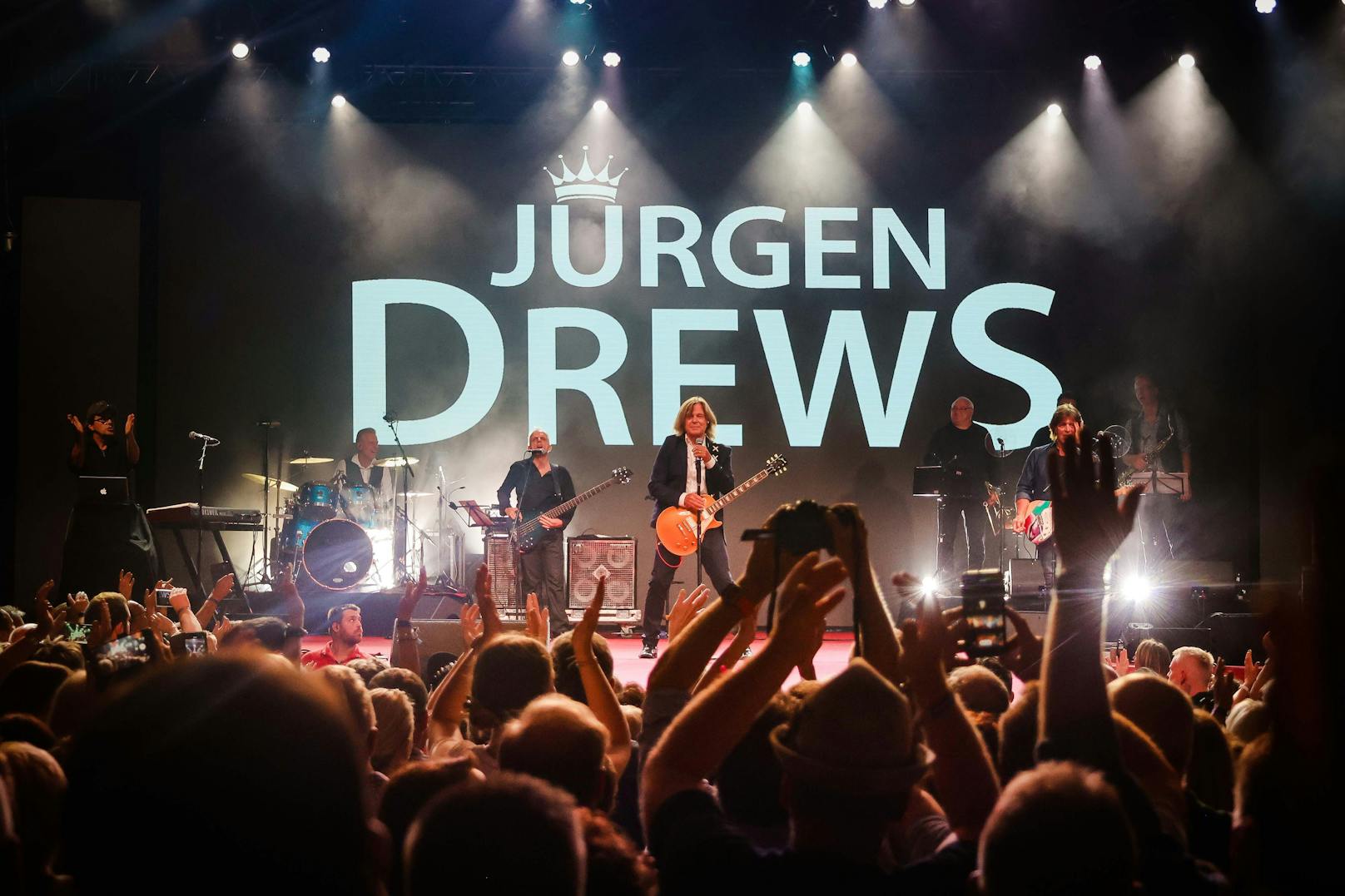 Das Publikum, das zur Mega-Musik-Party aus ganz Europa angereist war, dankte es dem beliebten Künstler und feierte Jürgen und seine Songs.