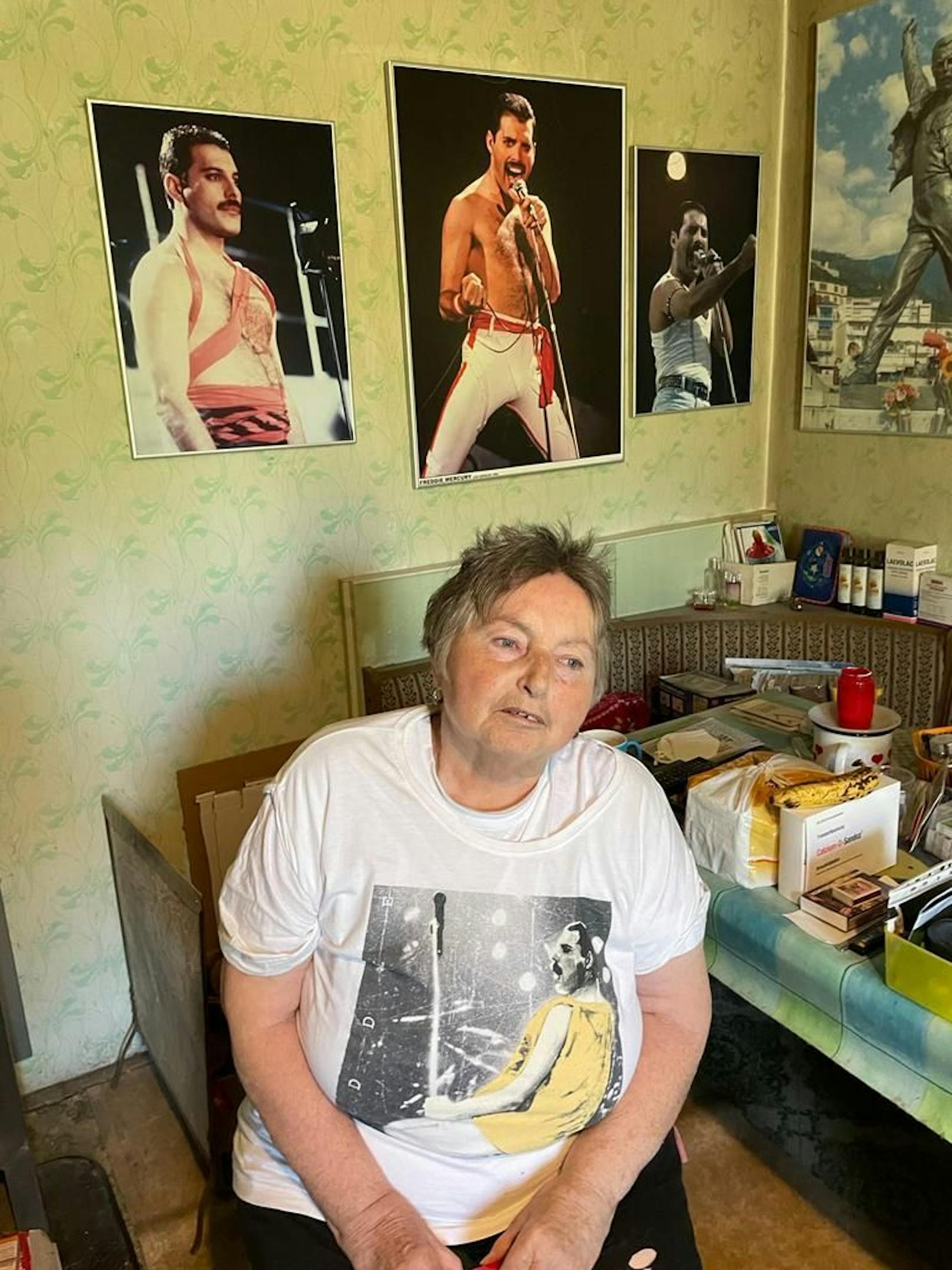Jana C. (71) ist ein riesiger Freddie Mercury-Fan und reiste per Taxi rund 1.000 Kilometer nach Montreux
