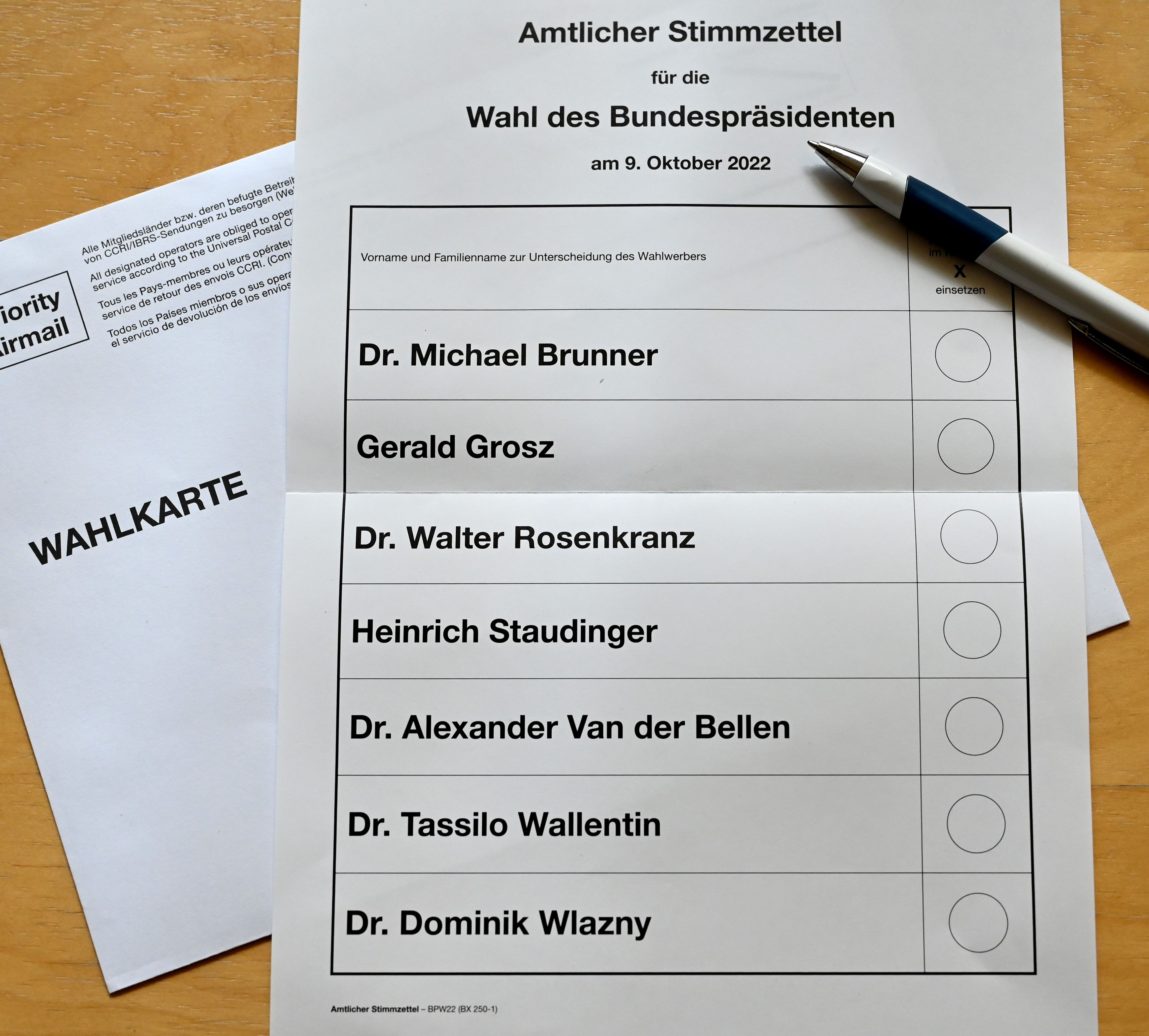 In den Wahllokalen in Wien sollte man einen eigenen Kugelschreiber dabei haben.