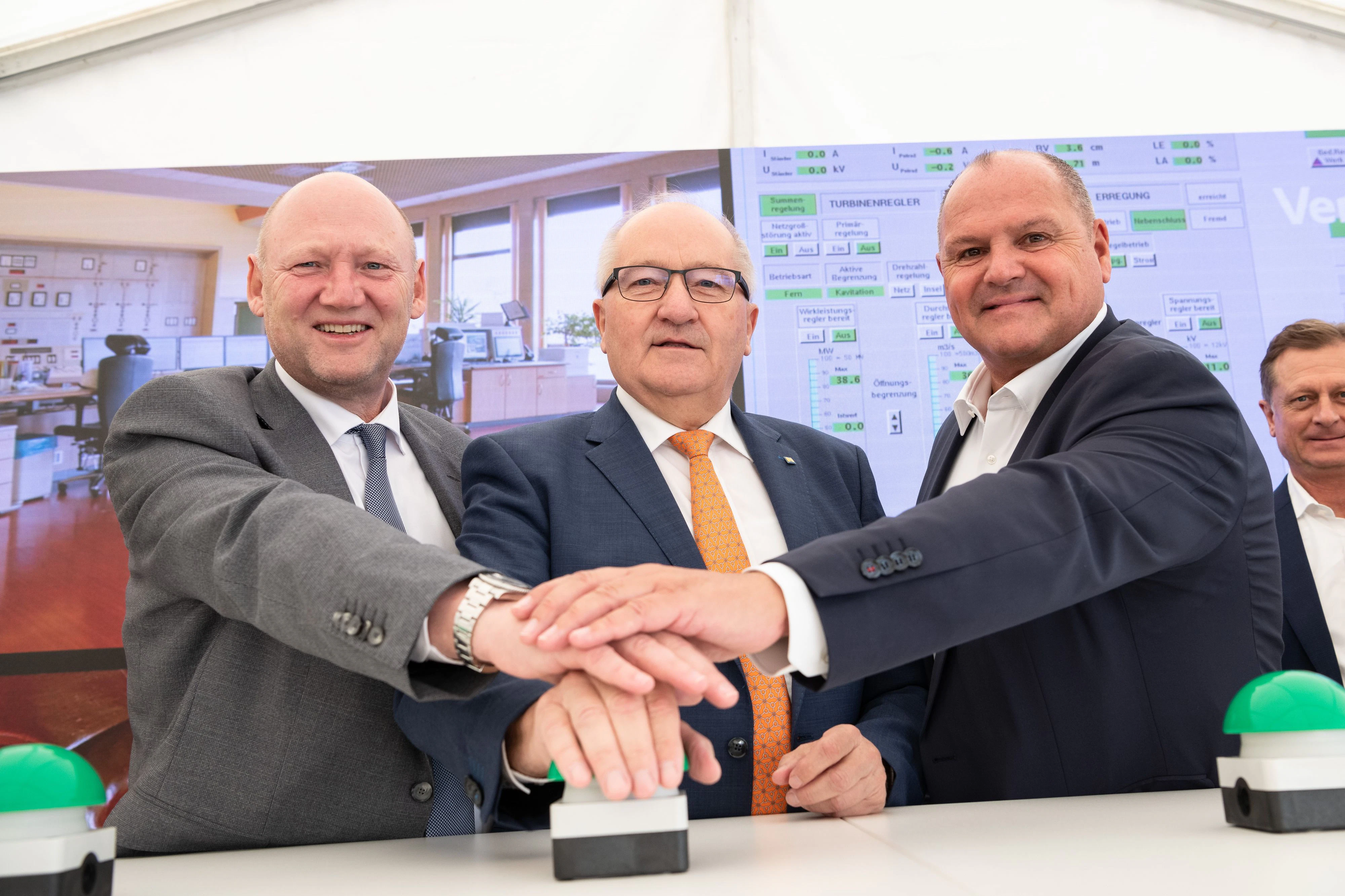 Achim Kaspar (COO Verbund), 2. Landtagspräsident Karl Moser und NRAbg. Alois Schroll