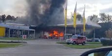 Explosionsgefahr in Wien – Wagen brennt bei Tankstelle aus