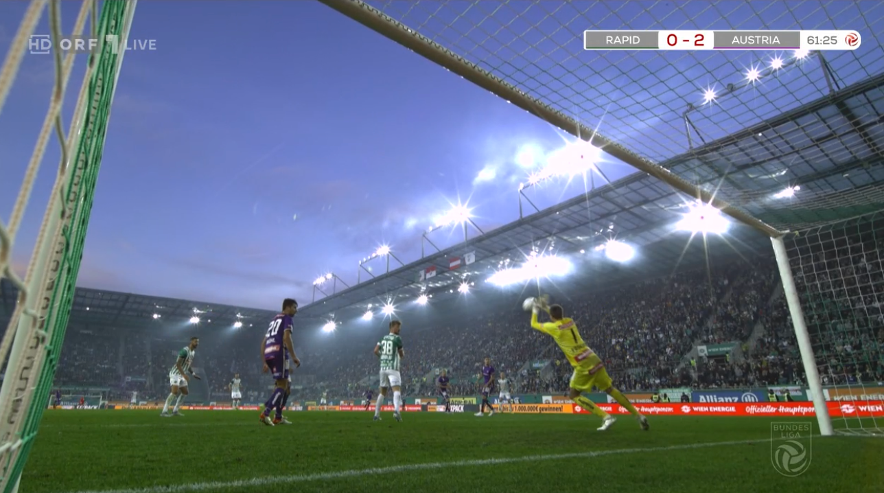 Christian Früchtl bringt Rapid mit Paraden zur Verzweiflung.