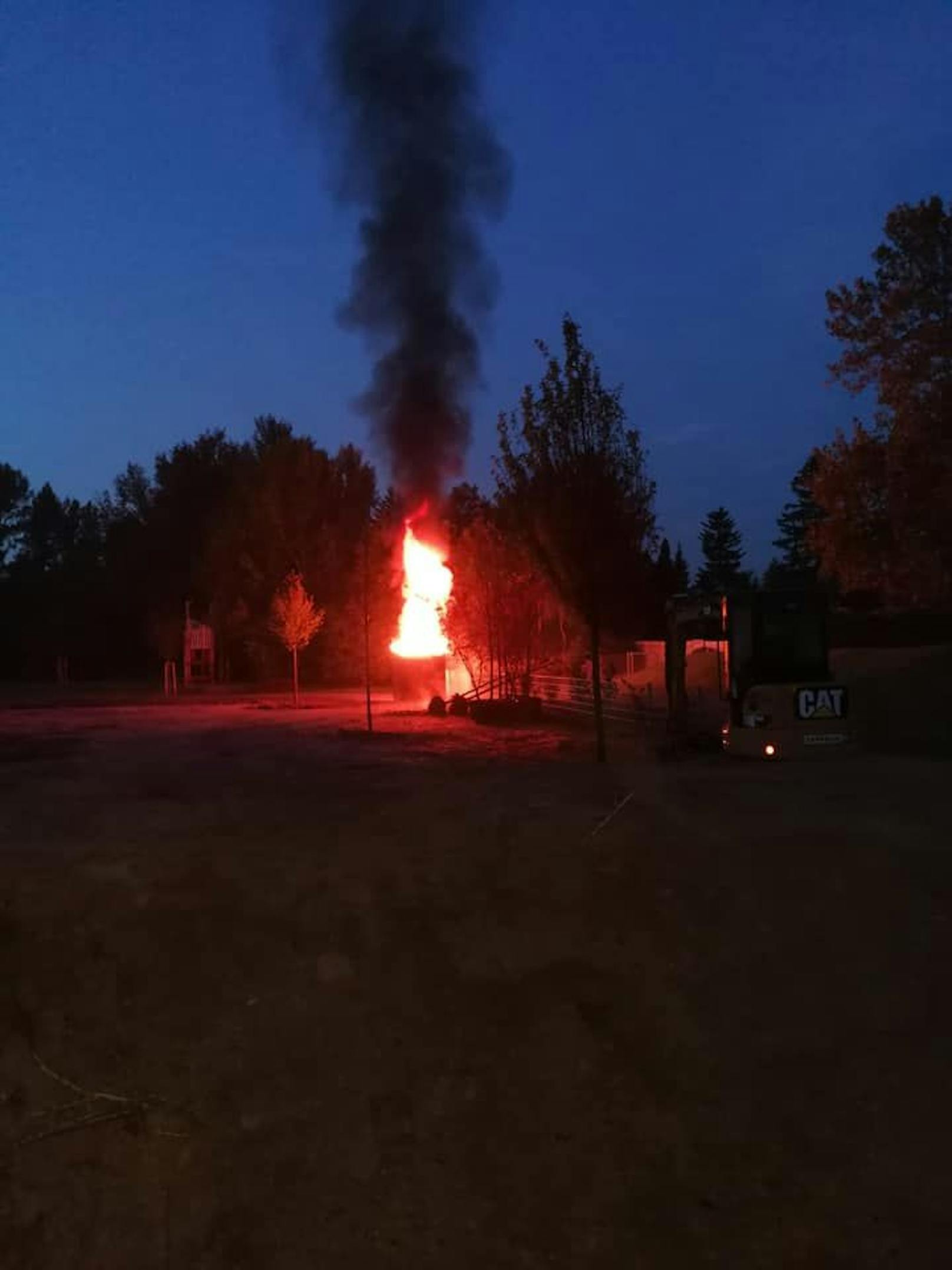 Öko-Klo ging auf Spielplatz in Flammen auf