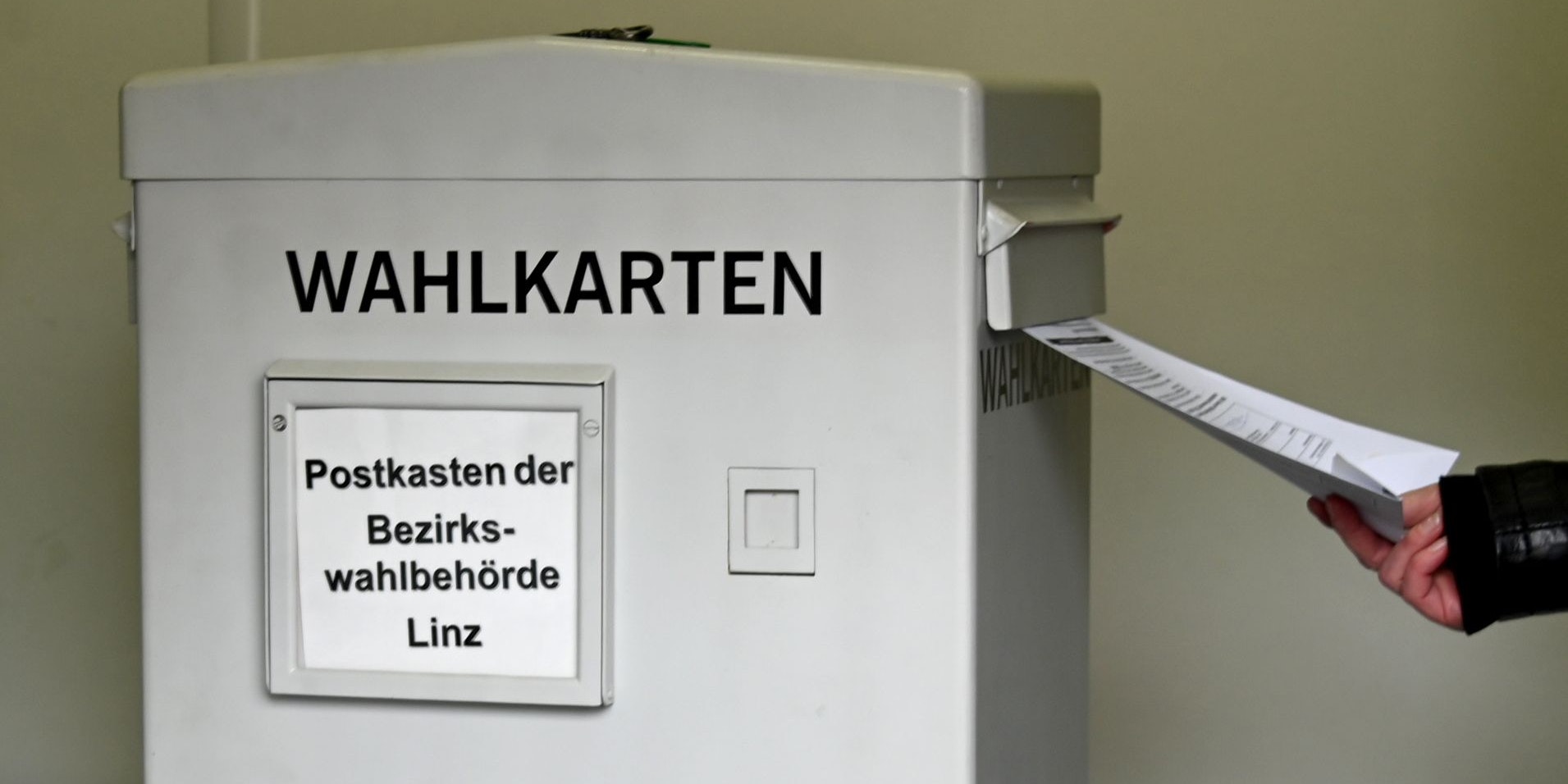 Im Rennen um Rang 3 haben die Wahlkarten noch eine entscheidende Wende gebracht. (Symbolbild)