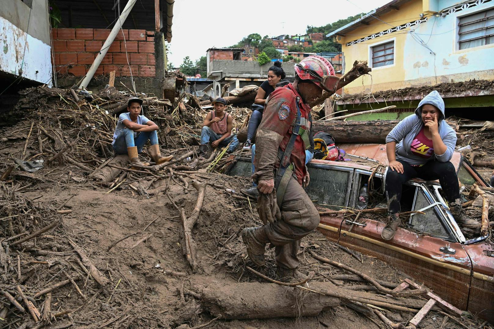 Ein Erdrutsch in Venezuela hat mindestens 22 Menschenleben gefordert. Nach wie vor werden zahlreiche Menschen vermisst.