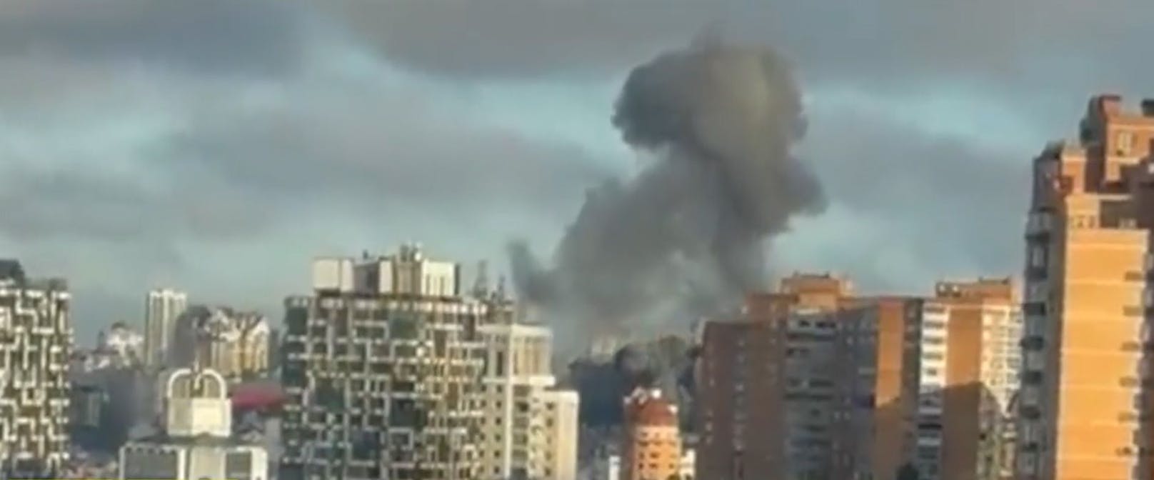 In Kiew ereigneten sich am Montagmorgen mehrere Explosionen.